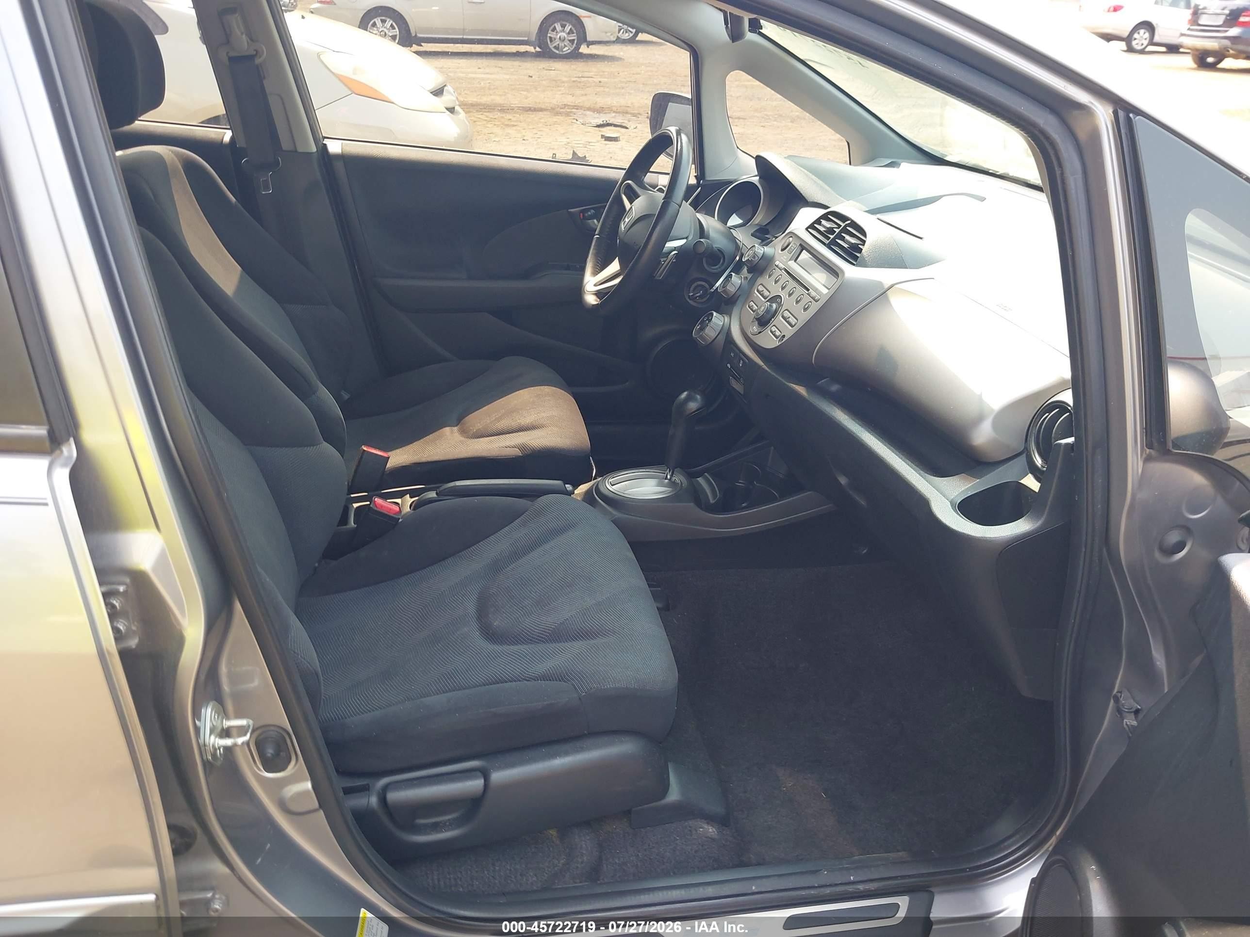 2009 Honda Fit VIN JHMGE88429S065423 IAAI salvage auction — Side, Salvage - Greater Than 75% (Maryland), sold $1,750 on 2026-10-01 (photo 5)