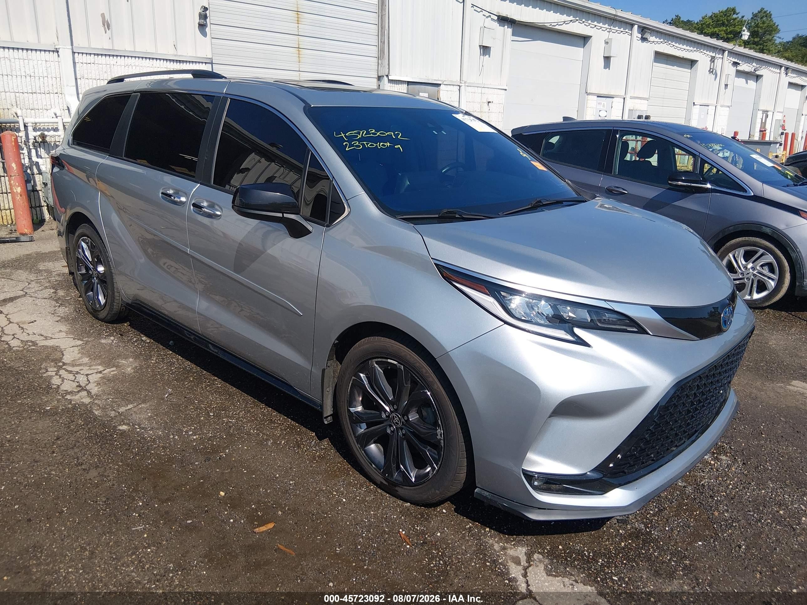2023 Toyota Sienna VIN 5TDDRKEC3PS178353 — IAAI salvage auction photo