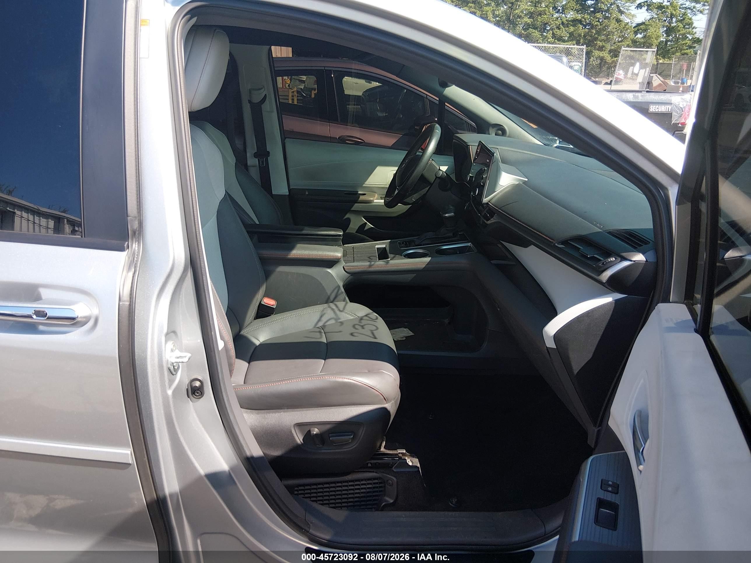 2023 Toyota Sienna VIN 5TDDRKEC3PS178353 IAAI salvage auction — Water/Flood, Wait Title, sold $15,000 on 2026-09-20 (photo 5)