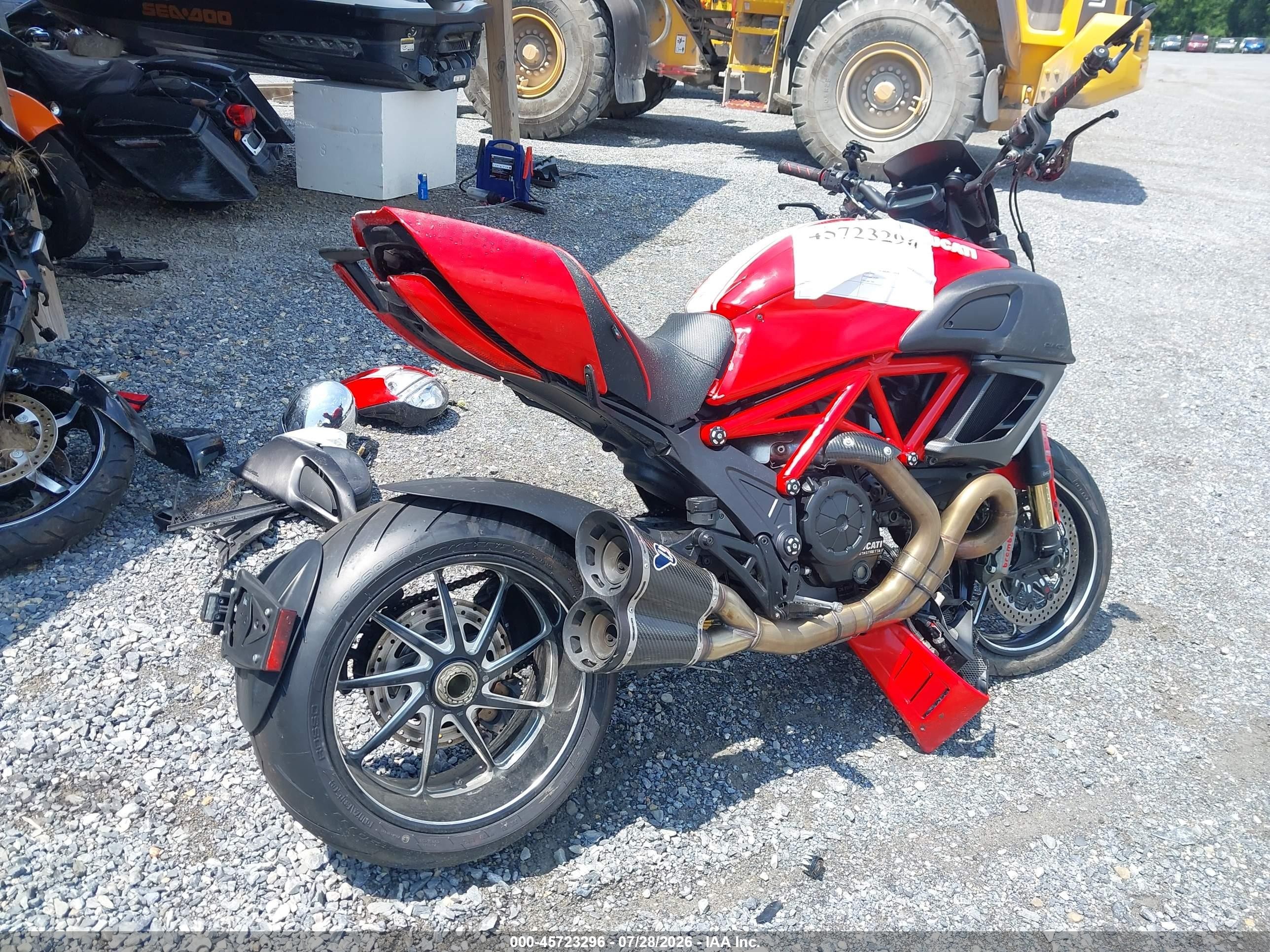 2013 Ducati Diavel VIN ZDM13BLW0DB015541 IAAI salvage auction — Front End, Clear (Virginia), sold $1,550 on 2026-09-09 (photo 4)