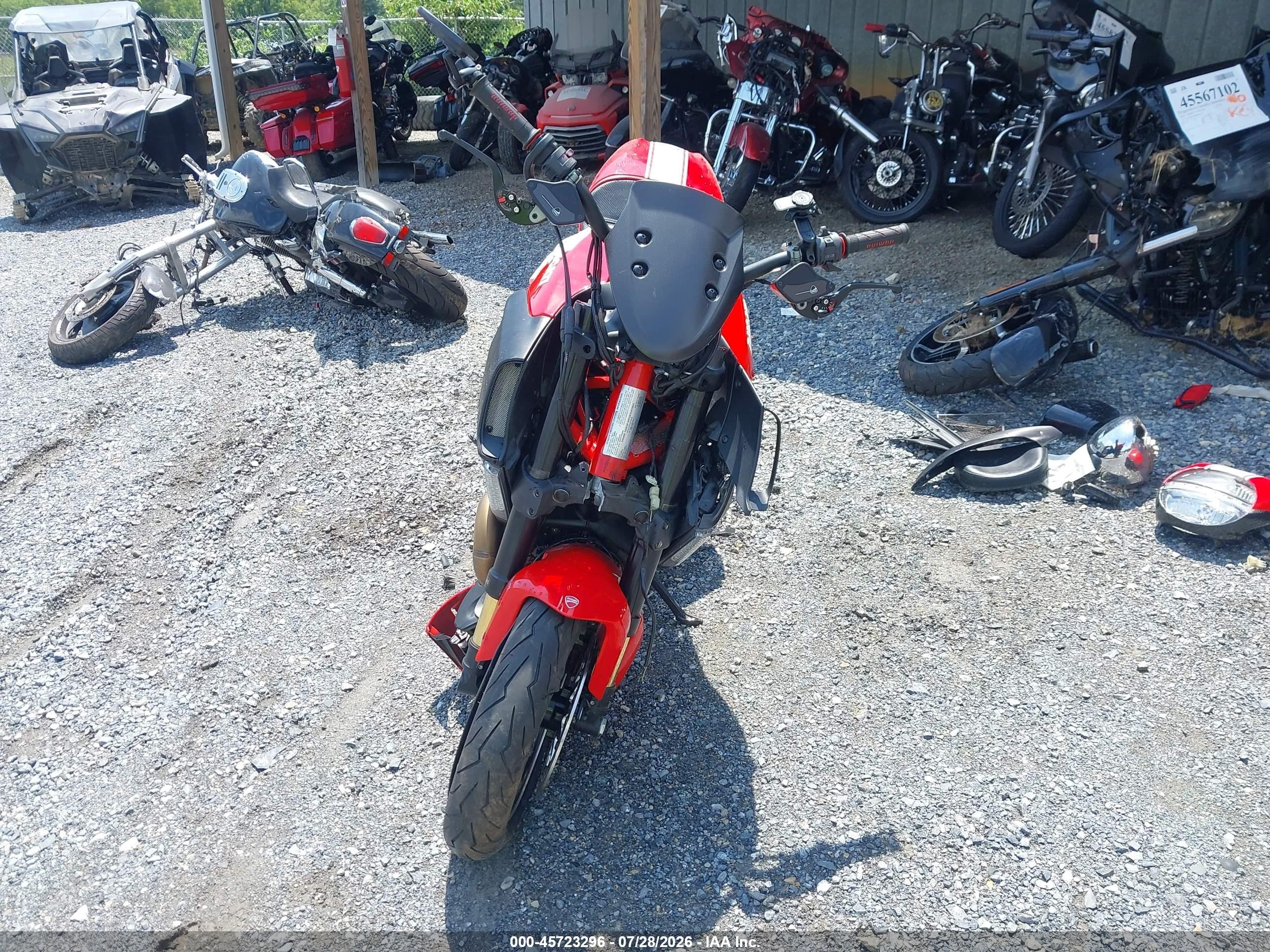 2013 Ducati Diavel VIN ZDM13BLW0DB015541 IAAI salvage auction — Front End, Clear (Virginia), sold $1,550 on 2026-09-09 (photo 5)