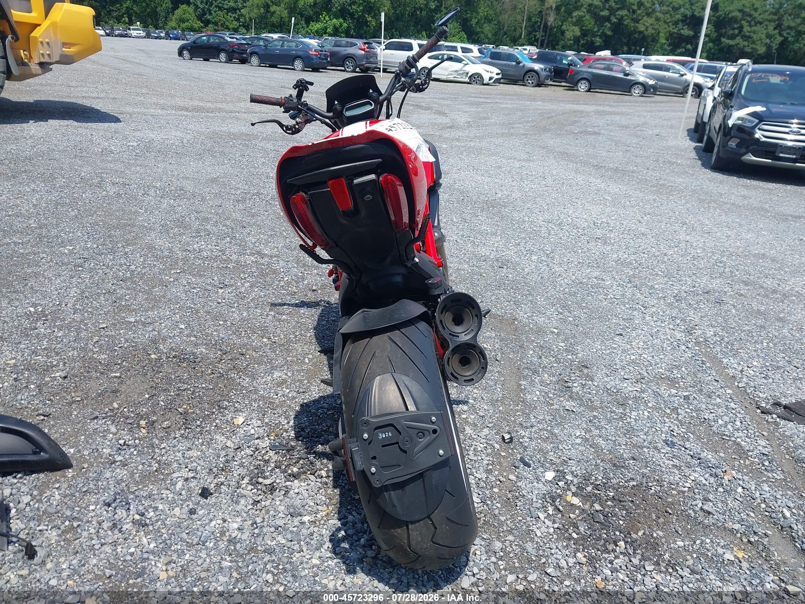 2013 Ducati Diavel VIN ZDM13BLW0DB015541 IAAI salvage auction — Front End, Clear (Virginia), sold $1,550 on 2026-09-09 (photo 6)