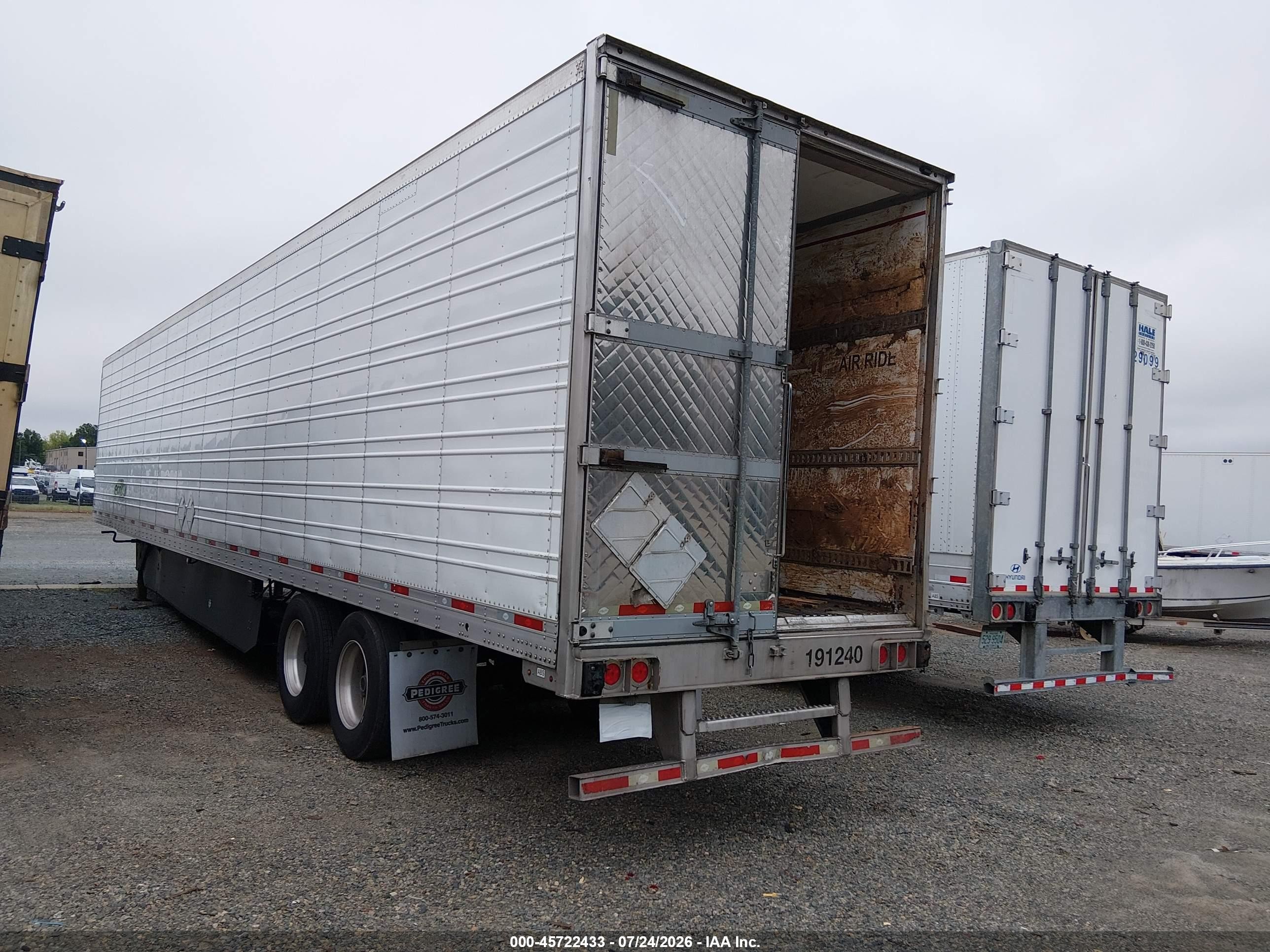 2019 Utility Trailer Mfg Unknown VIN 1UYVS253XK6607491 IAAI salvage auction — Side, Salvage (Idaho), sold $1,500 on 2026-09-21 (photo 3)