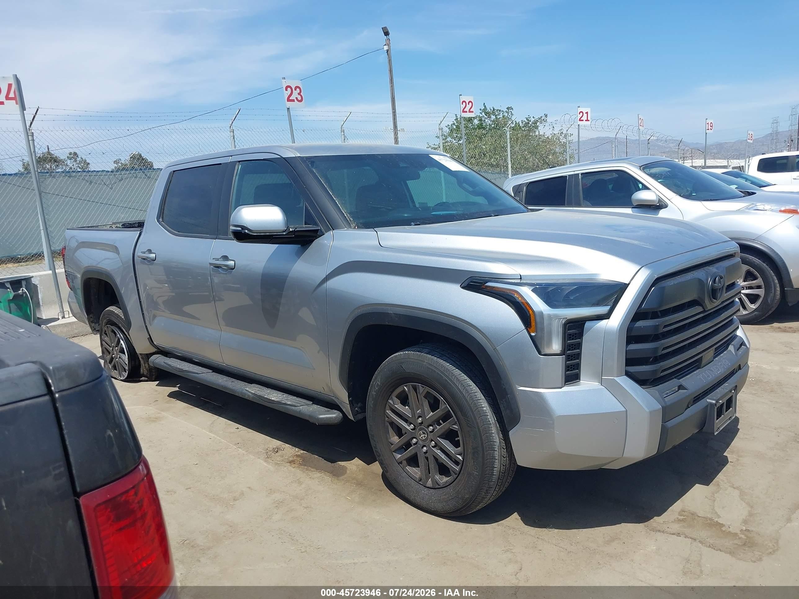 2025 Toyota Tundra VIN 5TFLA5DBXSX242999 — IAAI salvage auction photo