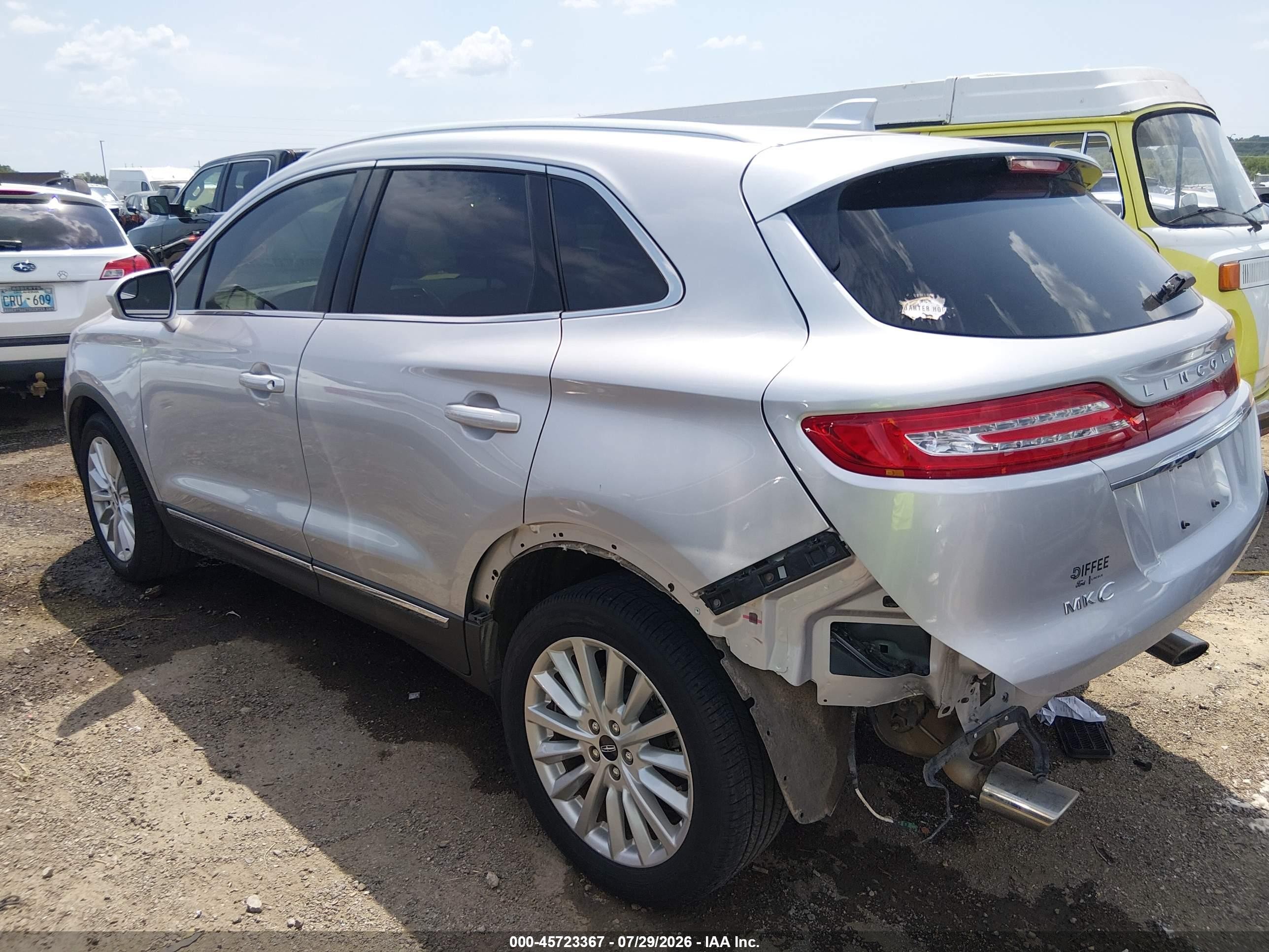 2019 Lincoln Mkc VIN 5LMCJ1C92KUL44797 IAAI salvage auction — Rear End, Clear (Oklahoma), sold $5,750 on 2026-10-11 (photo 3)