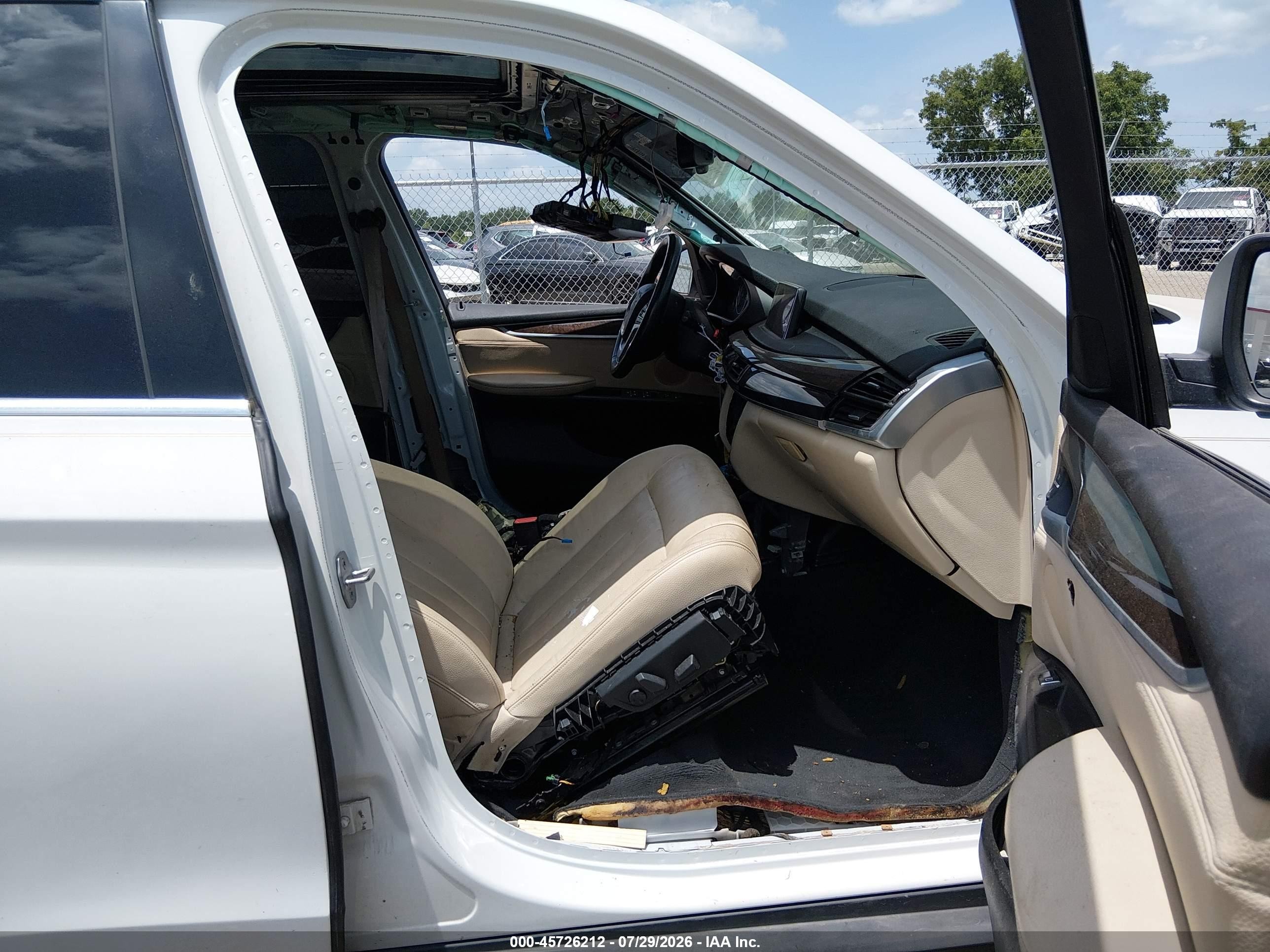 2016 BMW X5 VIN 5UXKR2C50G0R71770 IAAI salvage auction — Storm Damage, Salvage (Louisiana), sold $1,600 on 2026-09-09 (photo 5)