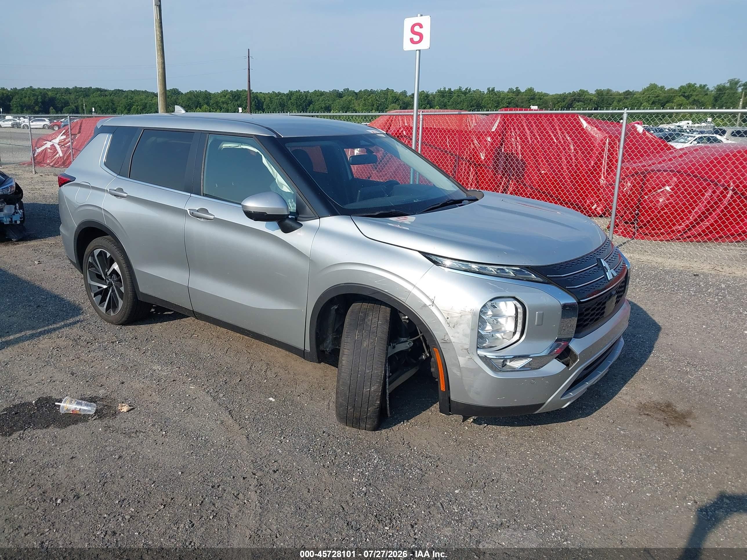 2024 Mitsubishi Outlander VIN JA4J4VA86RZ049068 — IAAI salvage auction photo