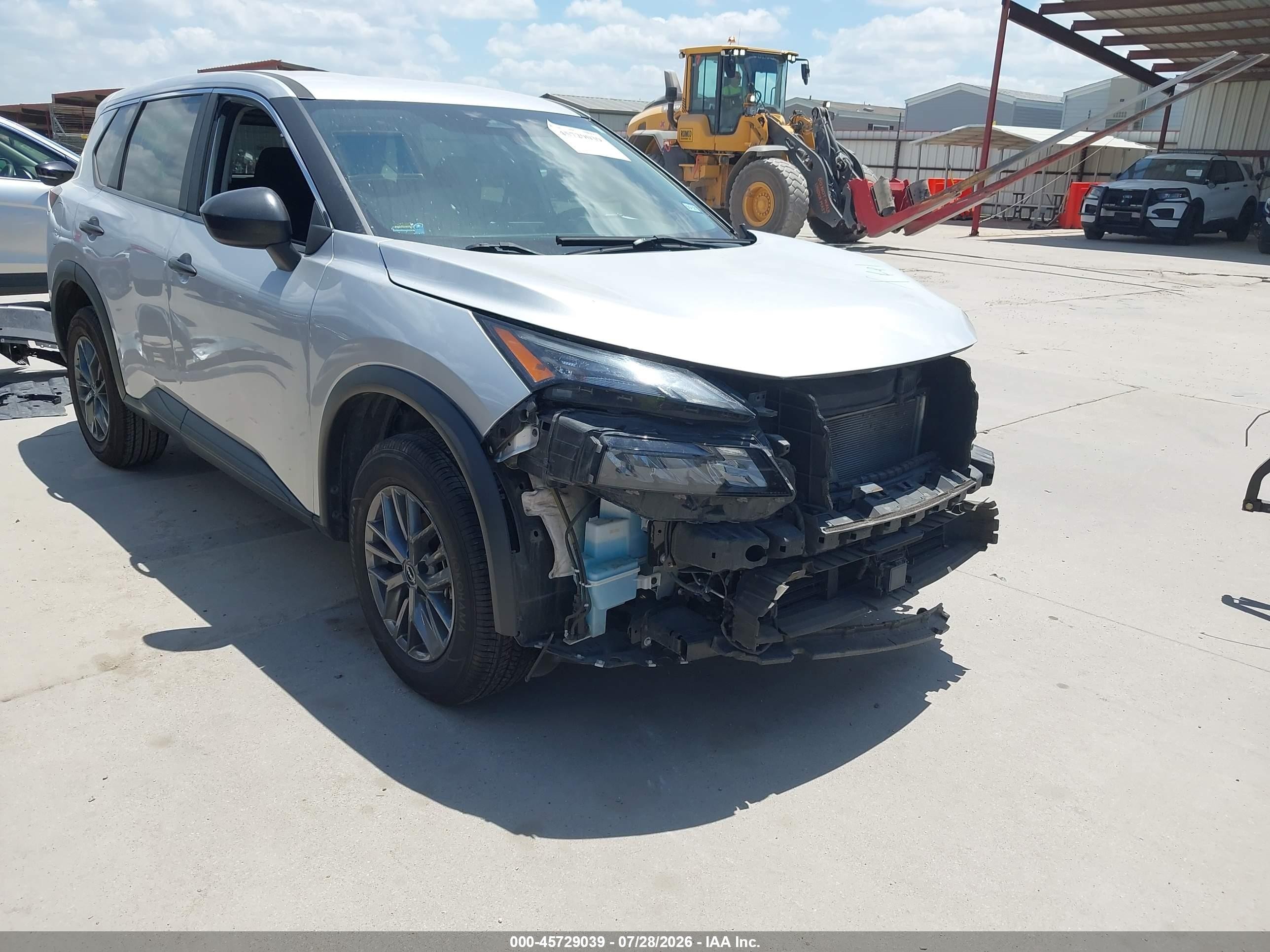 2024 Nissan Rogue Sport VIN 5N1BT3AA0RC676156 — IAAI salvage auction photo