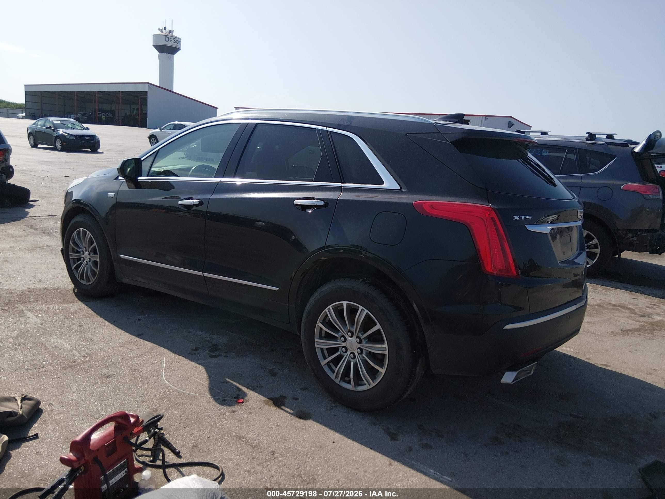 2017 Cadillac Xt5 VIN 1GYKNBRS1HZ287117 IAAI salvage auction — Water/Flood, Salvage (Iowa), sold $900 on 2026-09-01 (photo 3)