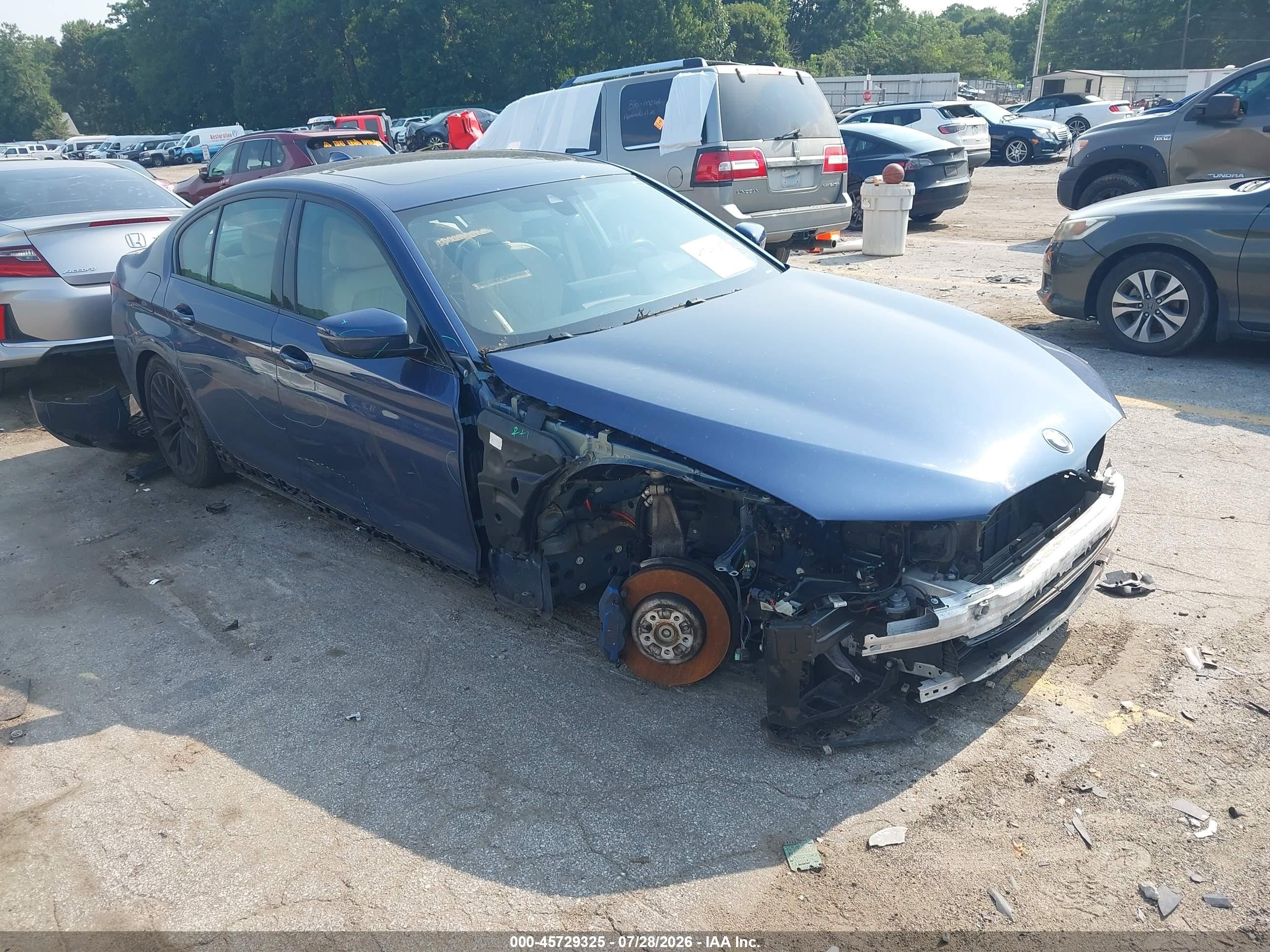 2021 BMW 5 Series VIN WBA13BJ01MCF50818 — IAAI salvage auction photo