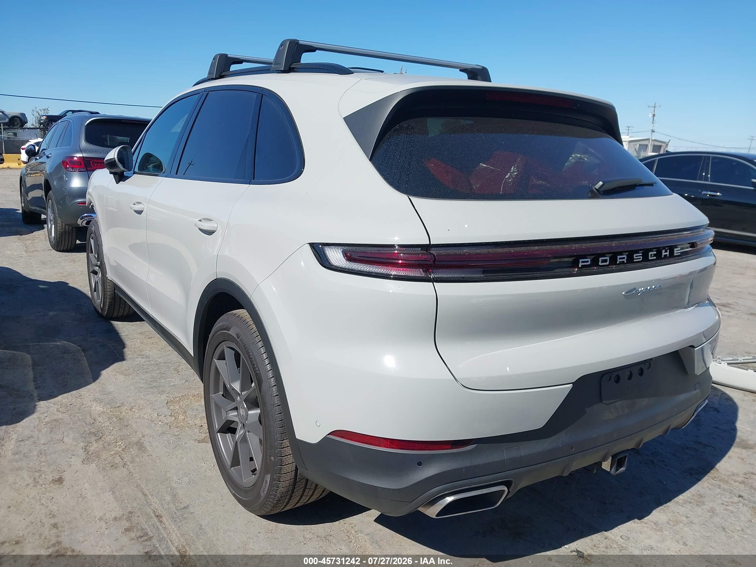2026 Porsche Cayenne VIN WP1AA2AY4TDA01827 IAAI salvage auction — Front End, Salvage (California), sold $38,300 on 2026-08-20 (photo 3)