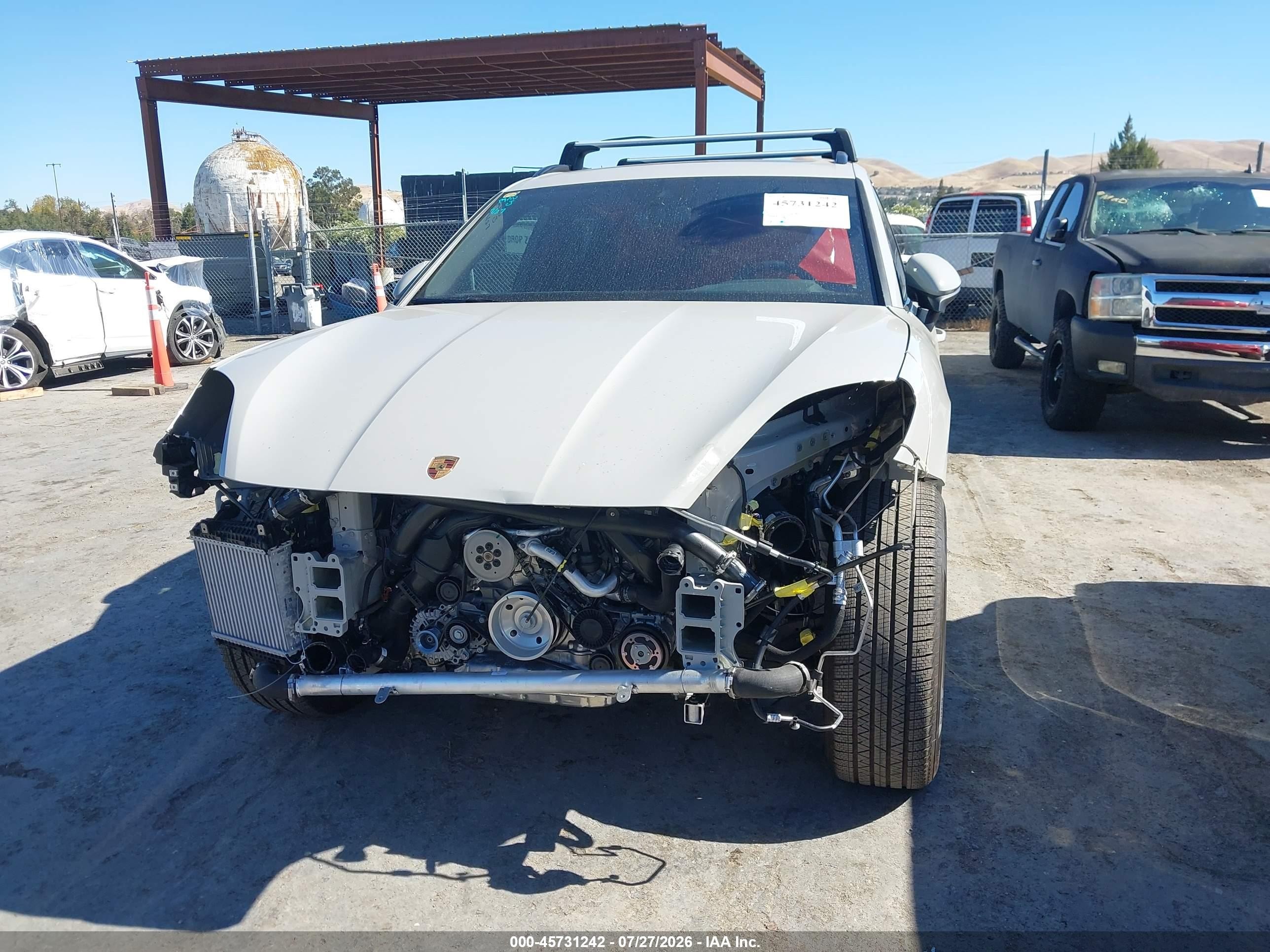 2026 Porsche Cayenne VIN WP1AA2AY4TDA01827 IAAI salvage auction — Front End, Salvage (California), sold $38,300 on 2026-08-20 (photo 6)