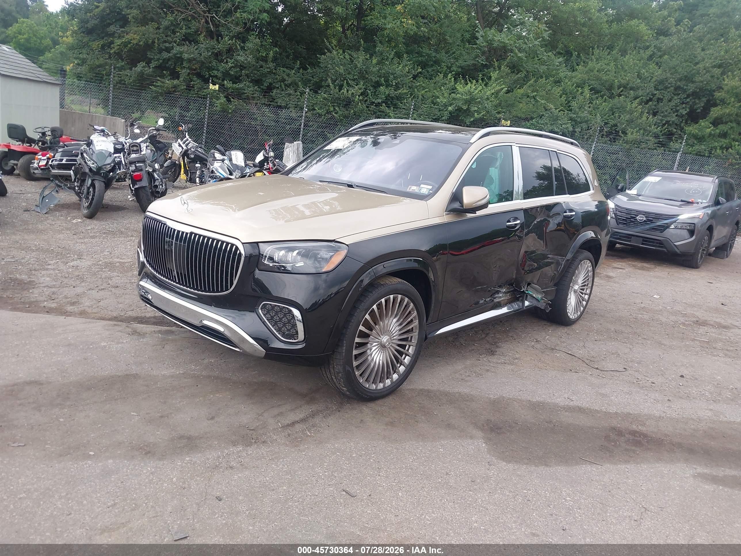 2024 Mercedes-Benz Maybach VIN 4JGFF8HB2RB079052 IAAI salvage auction — Side, Salvage (Pennsylvania), sold $75,500 on 2026-08-12 (photo 2)