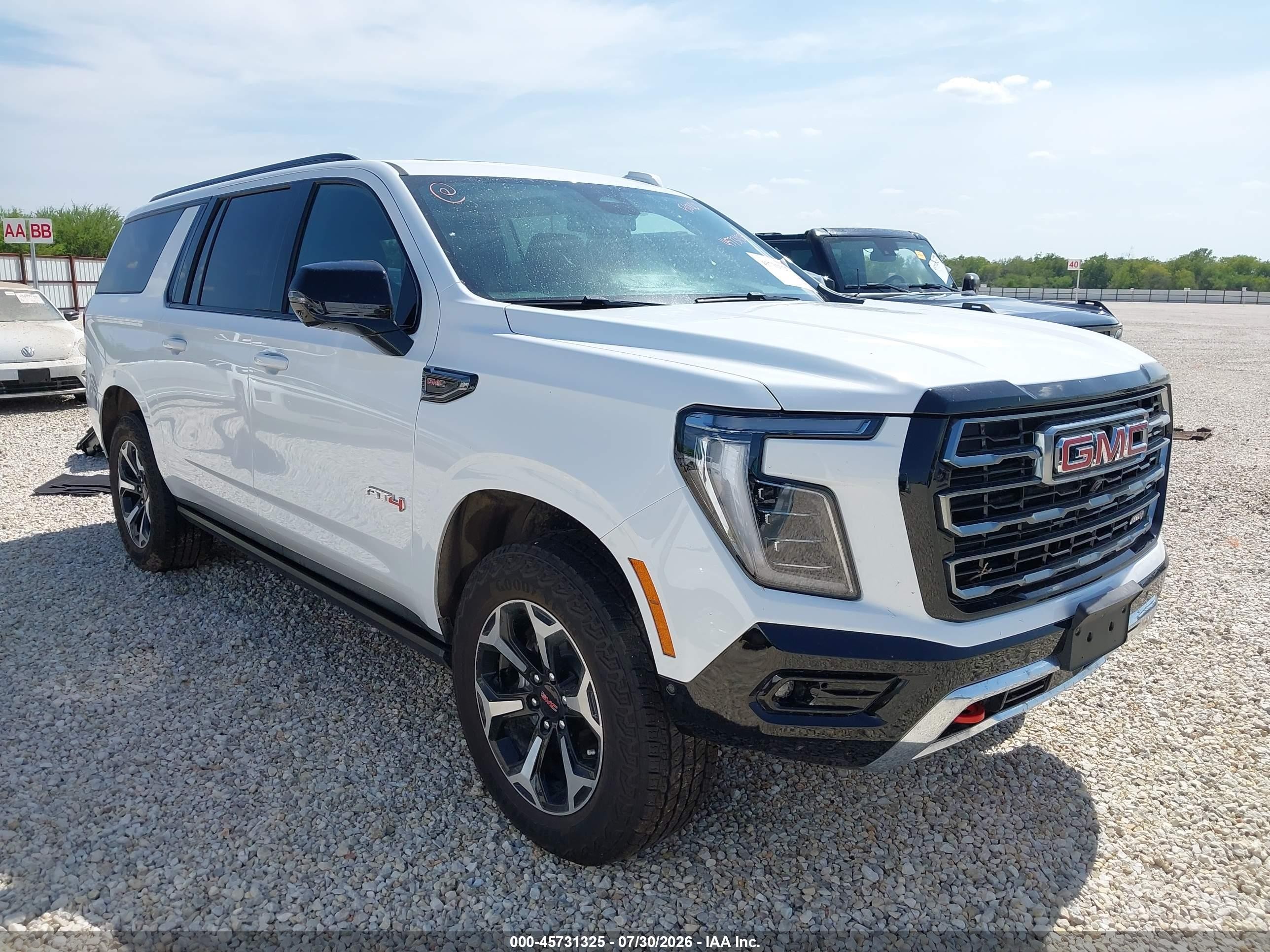 2026 GMC Yukon XL VIN 1GKS2HKD3TR307880 — IAAI salvage auction photo