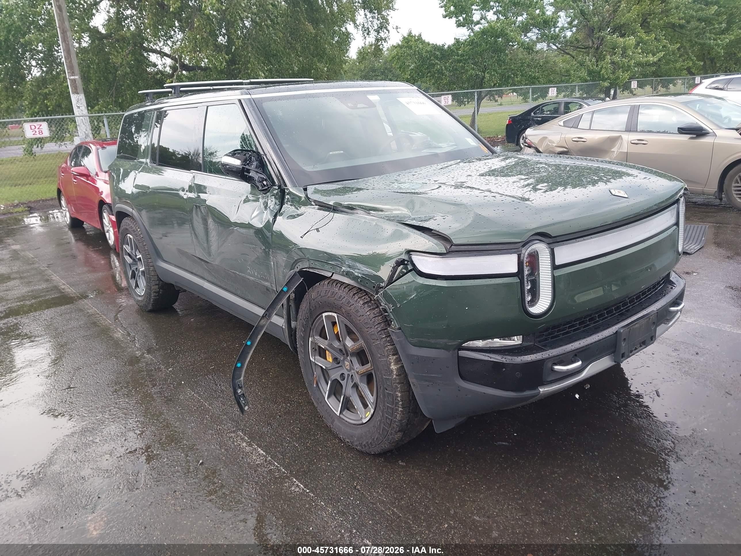 2022 Rivian R1S VIN 7PDSGABL7NN002431 — IAAI salvage auction photo