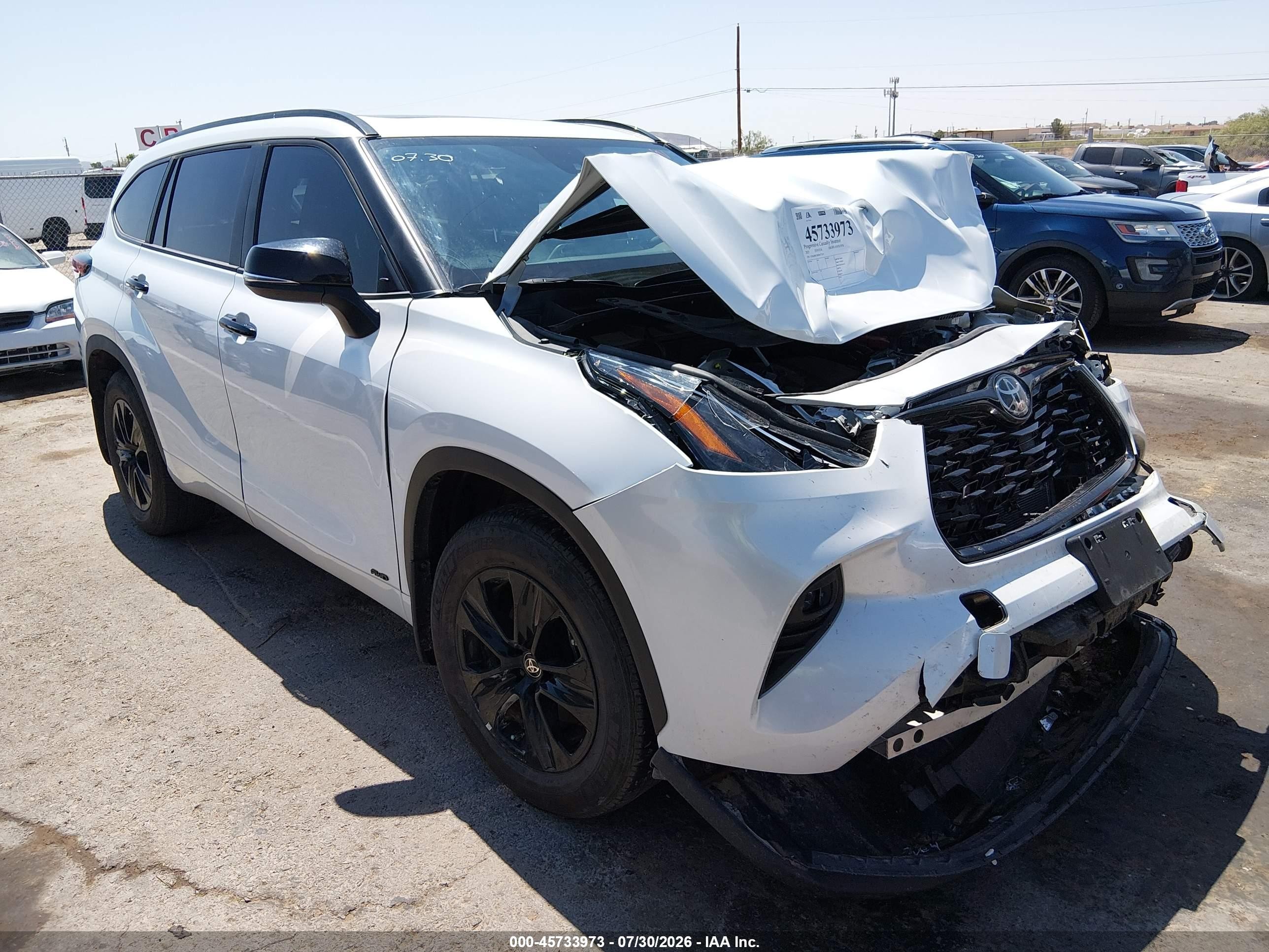 2025 Toyota Highlander Hybrid VIN 5TDKBRCH8SS677354 — IAAI salvage auction photo