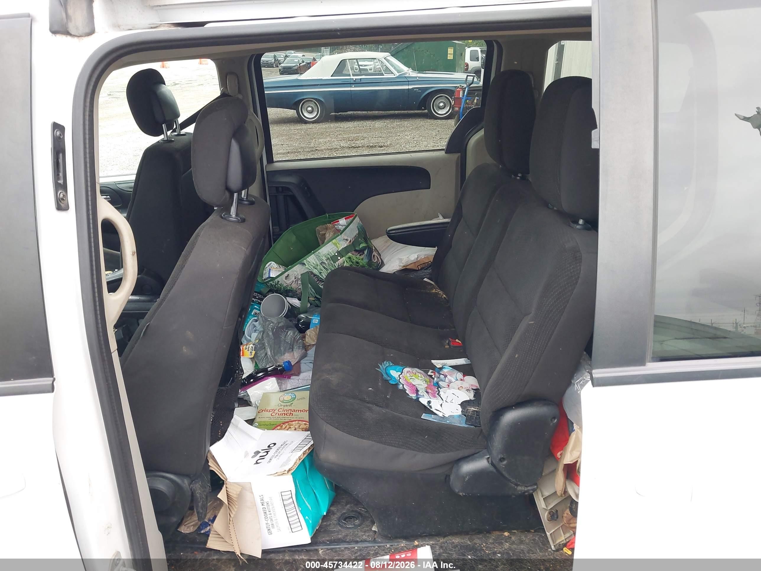 2017 Dodge Grand caravan VIN 2C4RDGBGXHR866126 IAAI salvage auction — Normal Wear, Clear (Illinois), sold $550 on 2026-10-03 (photo 8)