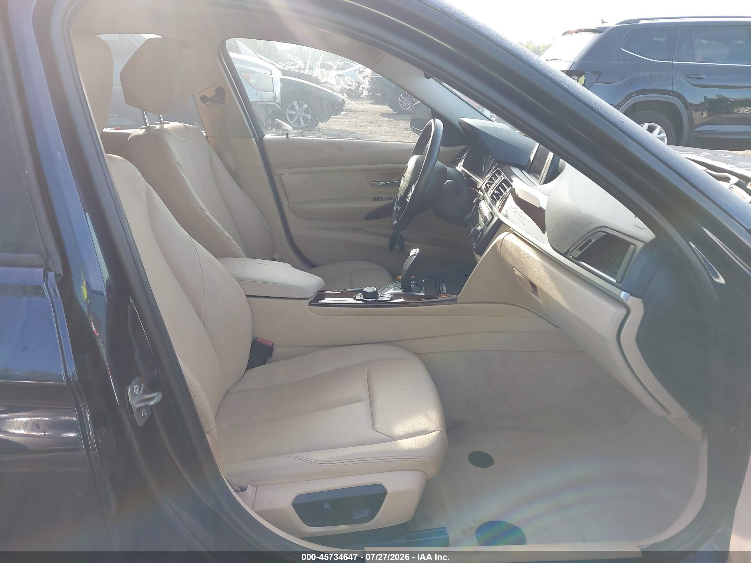 2013 BMW 3er VIN WBA3A5C50DF358424 IAAI salvage auction — Normal Wear, Clear (Florida), sold $875 on 2026-09-12 (photo 5)