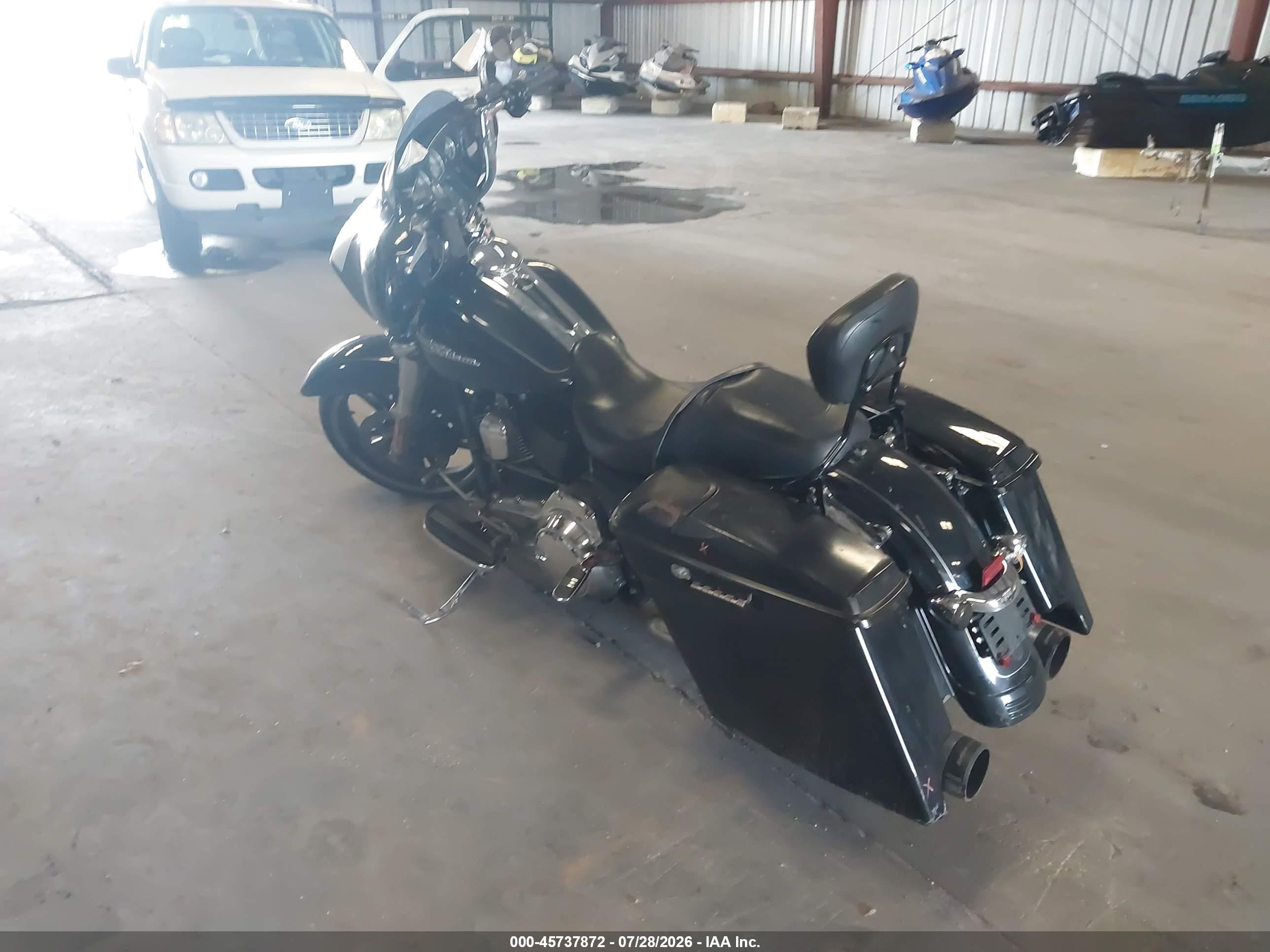 2014 Harley-davidson Street glide VIN 1HD1KRM10EB702688 IAAI salvage auction — Rear End, Rebuildable (Florida), sold $4,500 on 2026-09-02 (photo 3)