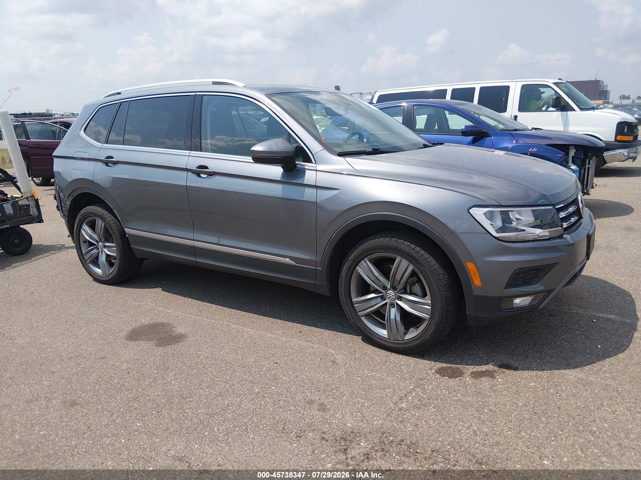 2020 Volkswagen Tiguan VIN 3VV2B7AX1LM131478 — IAAI salvage auction photo