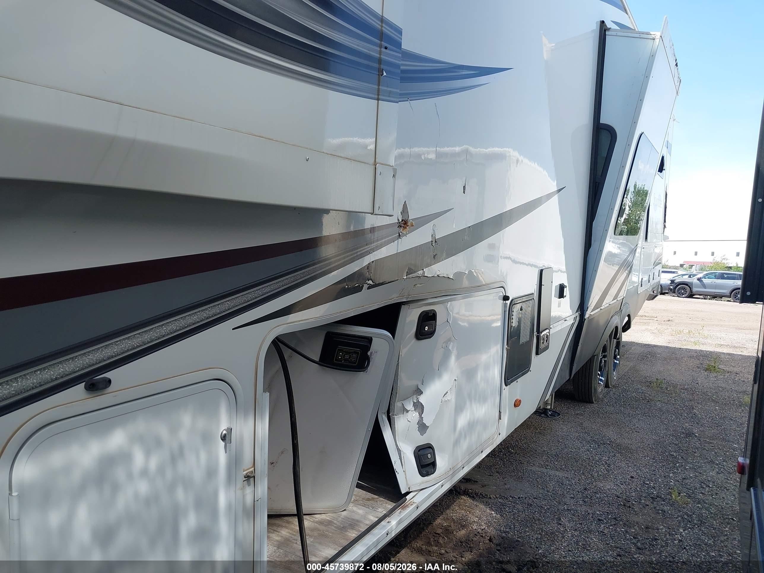 2021 Winnebago Other VIN 573FS4425MAA05858 IAAI salvage auction — Side, Clear (North Dakota), sold $8,800 on 2026-10-06 (photo 6)