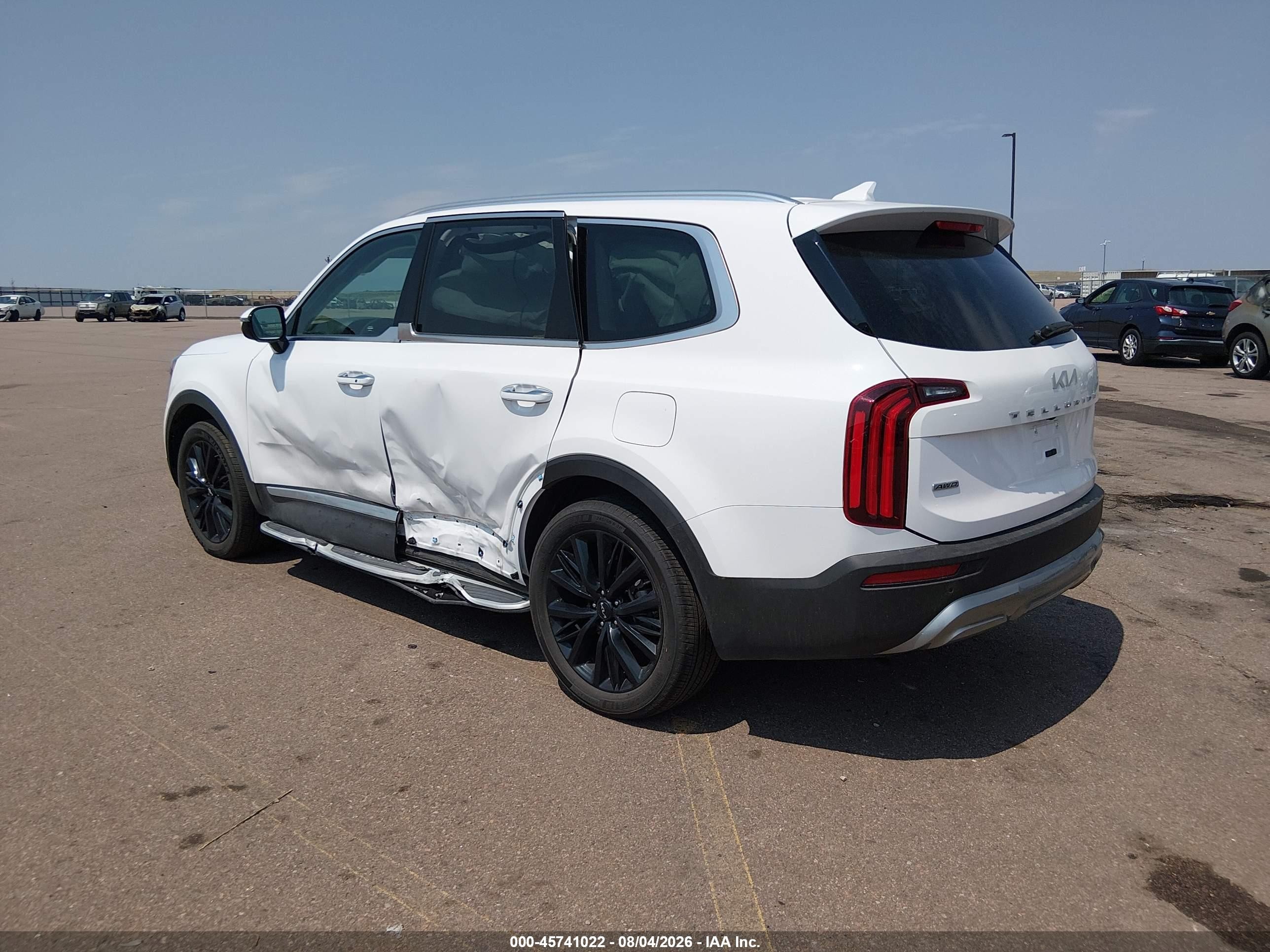 2022 Kia Telluride VIN 5XYP5DHC9NG225492 IAAI salvage auction — Side, Salvage (Colorado), sold $13,500 on 2026-09-14 (photo 3)