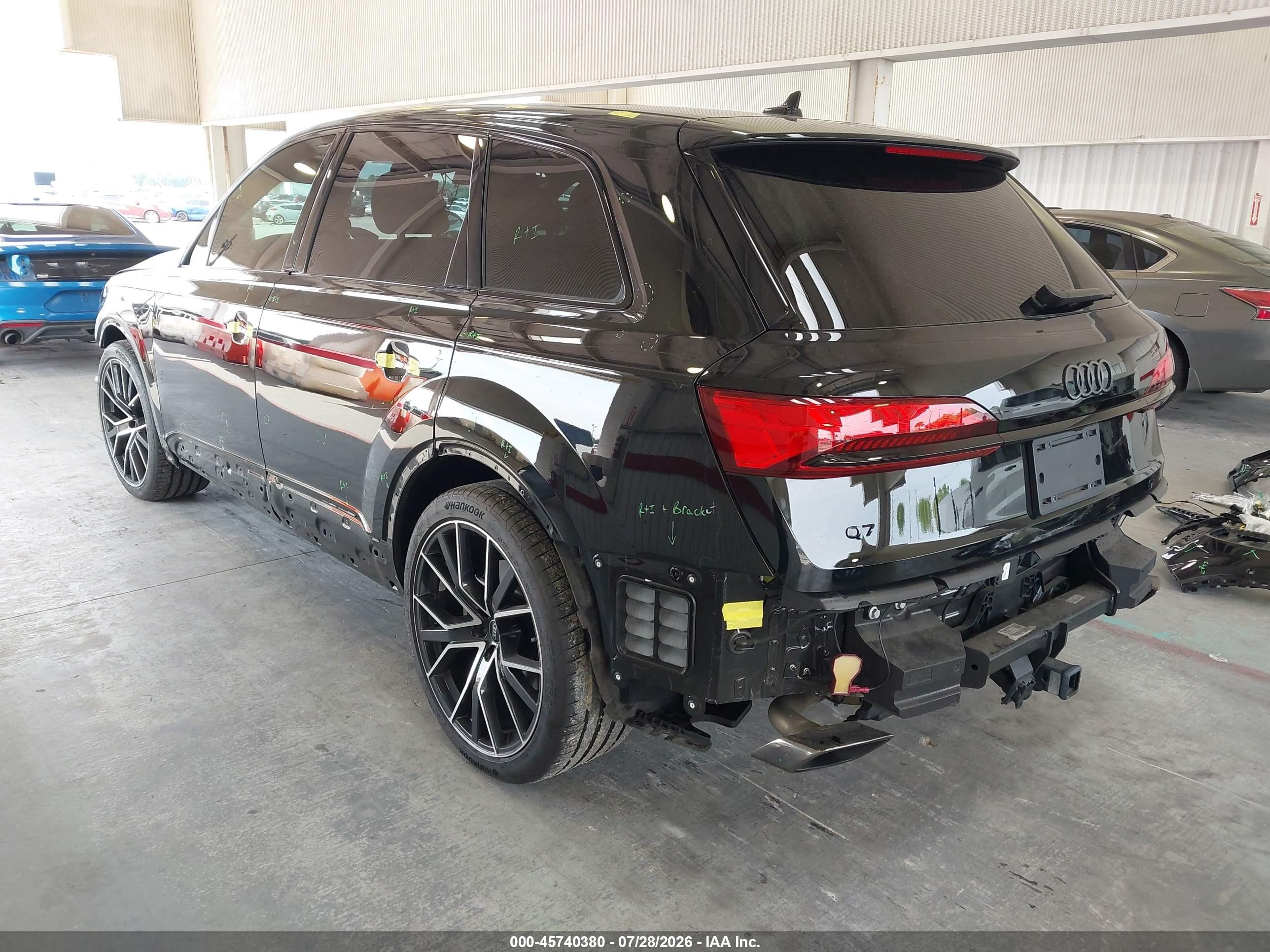2025 Audi Q7 VIN WA1VVBF75SD016868 IAAI salvage auction — Front & Rear, Rebuildable (Florida), sold $30,750 on 2026-09-24 (photo 3)