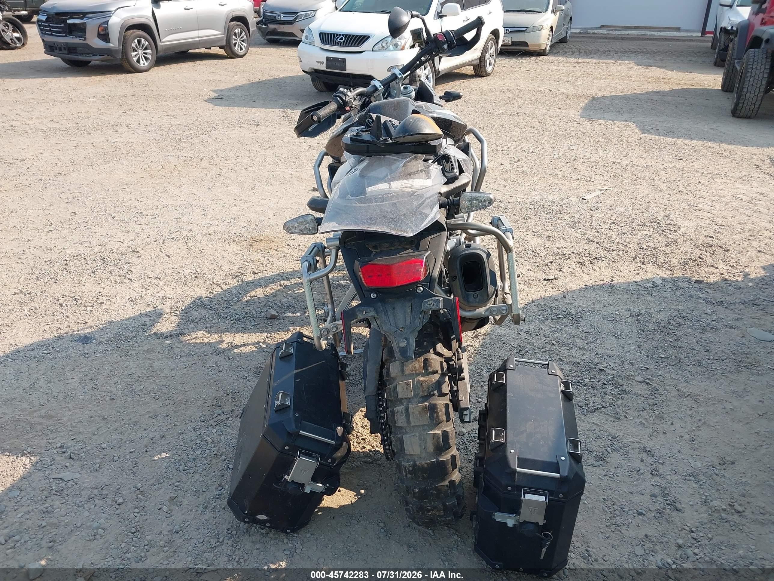 2020 Triumph motorcycle Tiger VIN SMTE65DF2LTAB4095 IAAI salvage auction — All Over, Salvage (Montana), sold $2,600 on 2026-09-16 (photo 6)