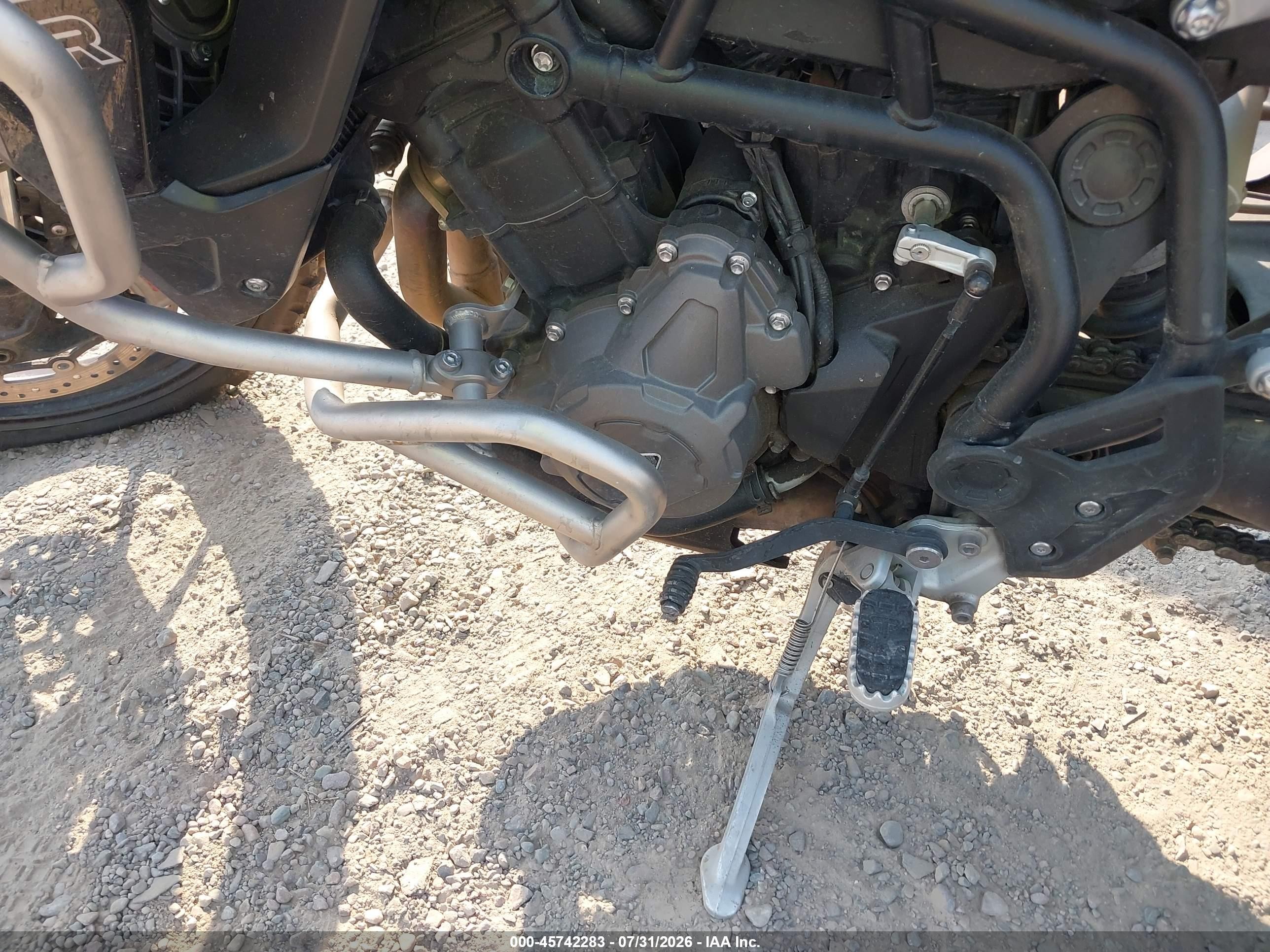 2020 Triumph motorcycle Tiger VIN SMTE65DF2LTAB4095 IAAI salvage auction — All Over, Salvage (Montana), sold $2,600 on 2026-09-16 (photo 9)