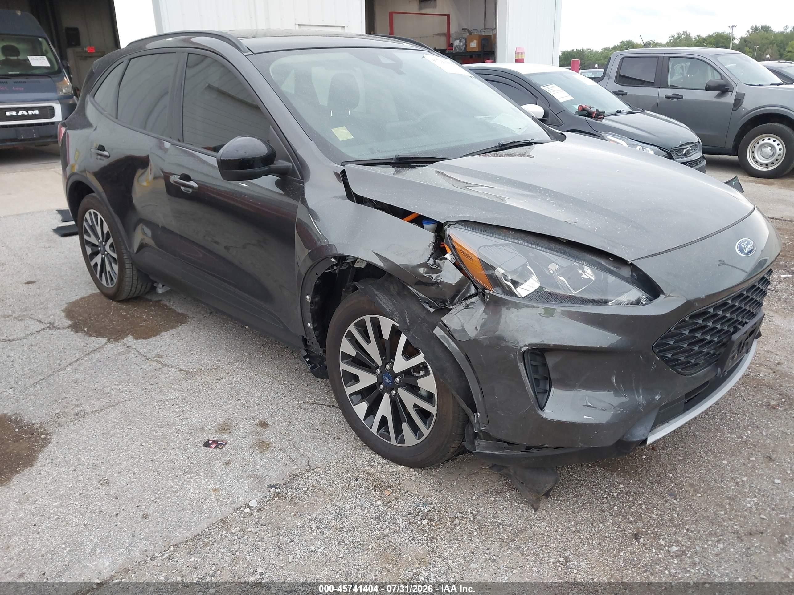 2020 Ford Escape VIN 1FMCU9BZ8LUC49107 — IAAI salvage auction photo