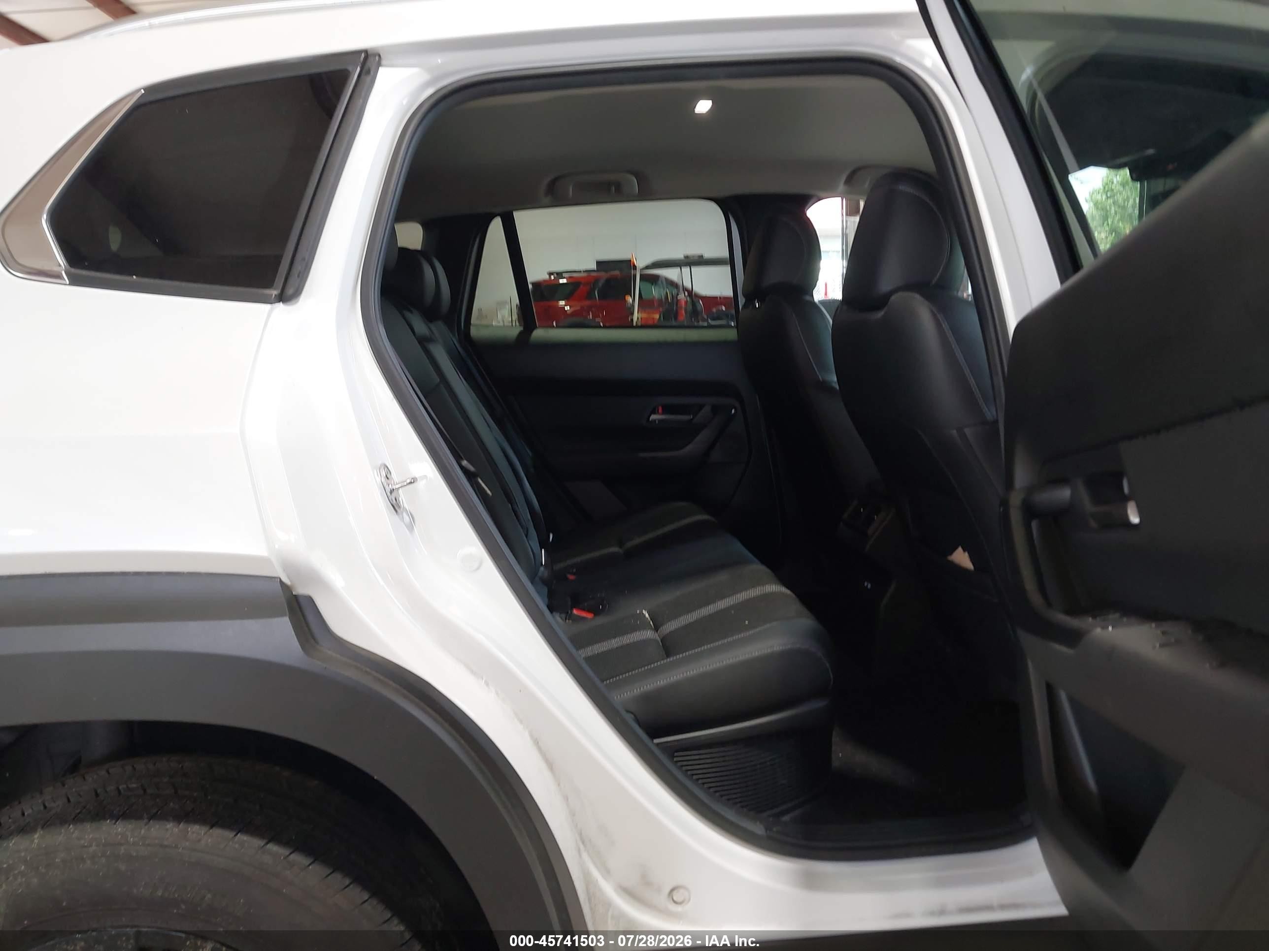2025 Mazda Cx-50 VIN 7MMVAABW2SN111620 IAAI salvage auction — Front End, Salvage (North Carolina), sold $12,400 on 2026-09-26 (photo 8)