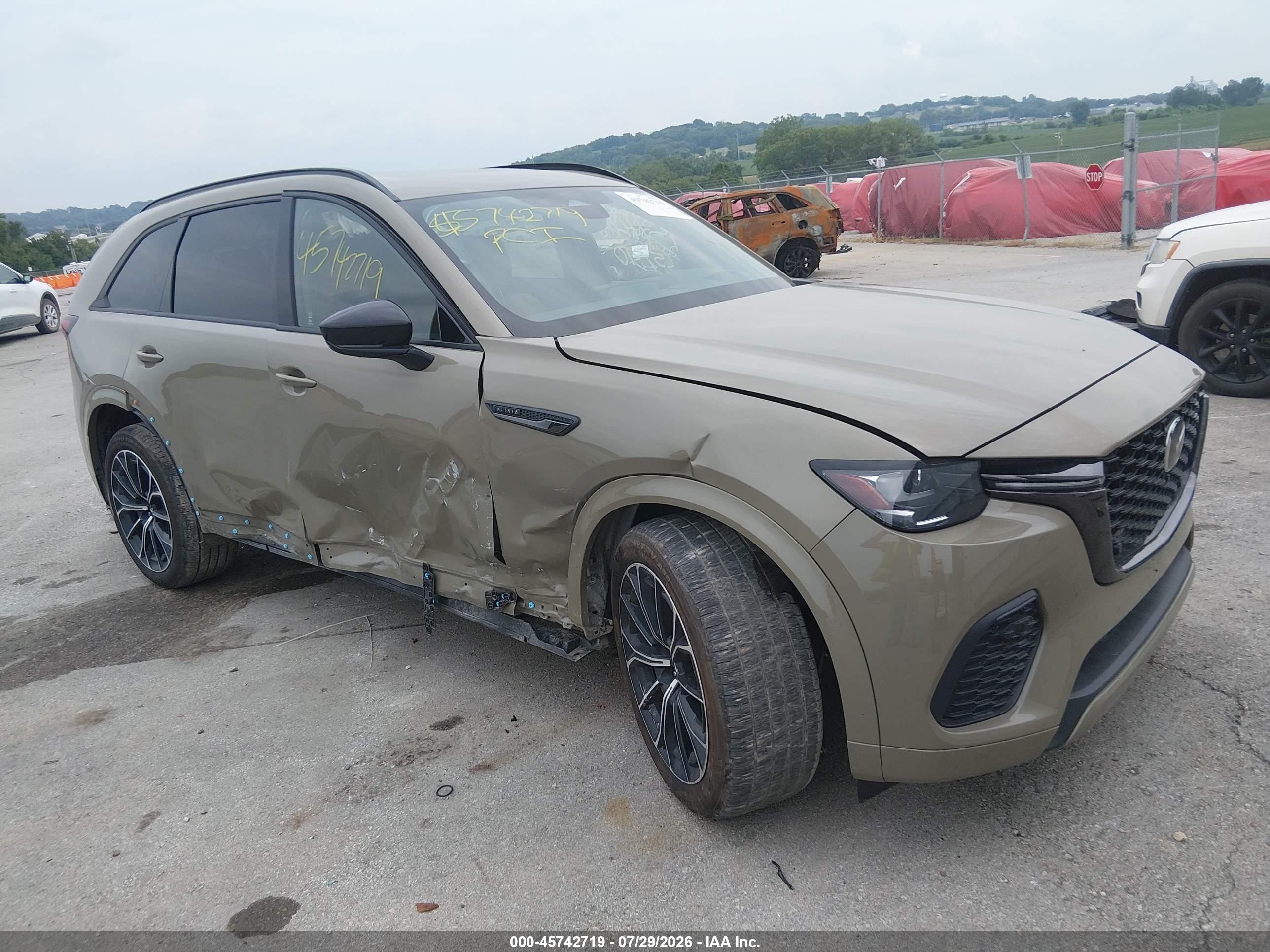 2025 Mazda CX-70 VIN JM3KJEHCXS1113668 — IAAI salvage auction photo