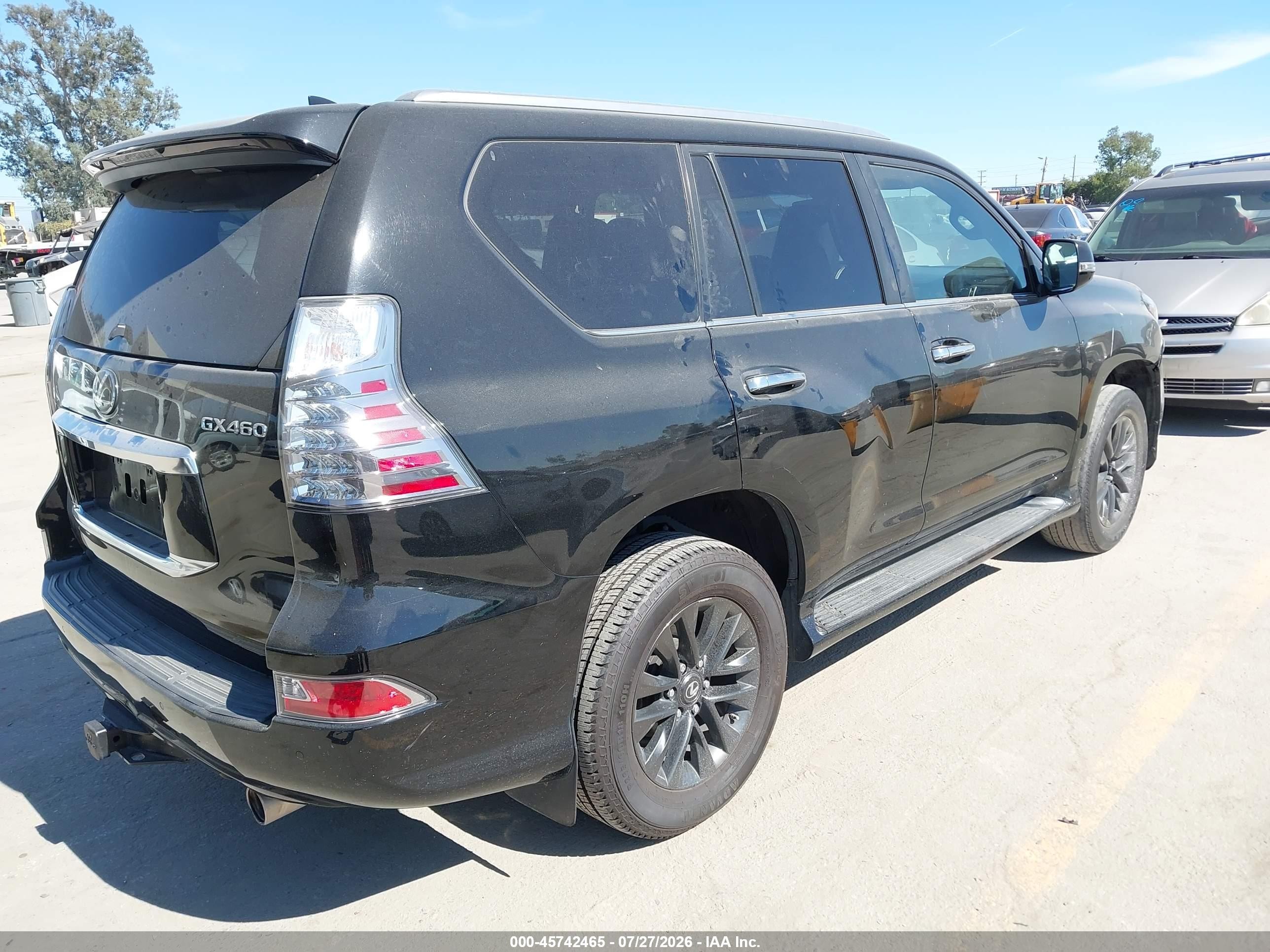2020 Lexus Gx VIN JTJAM7BX2L5265227 IAAI salvage auction — Side, Salvage (California), sold $18,600 on 2026-09-07 (photo 4)