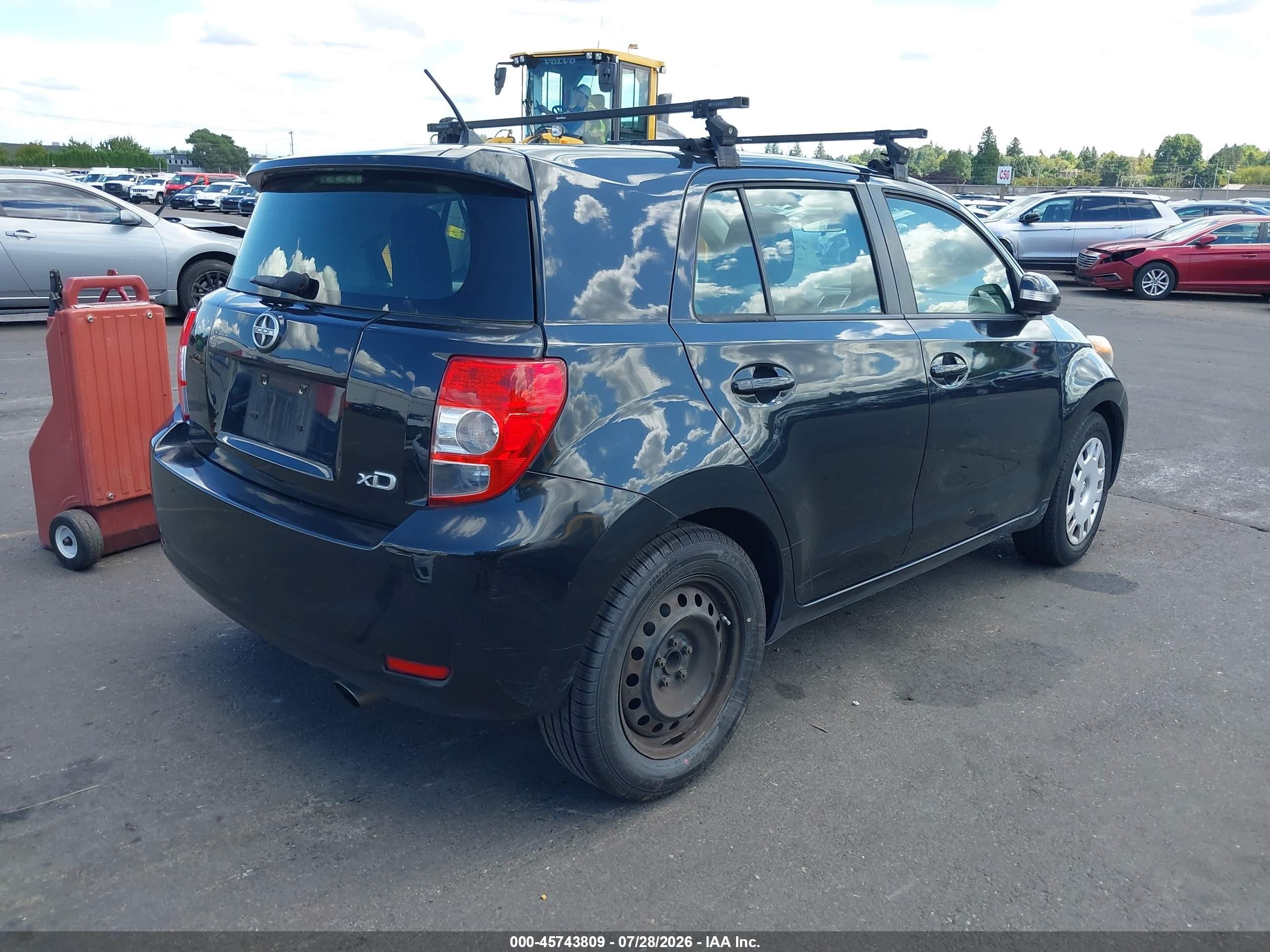 2014 Scion Xd VIN JTKKUPB41E1039339 IAAI salvage auction — Unknown, Salvage (Oregon), sold $1,725 on 2026-10-07 (photo 4)