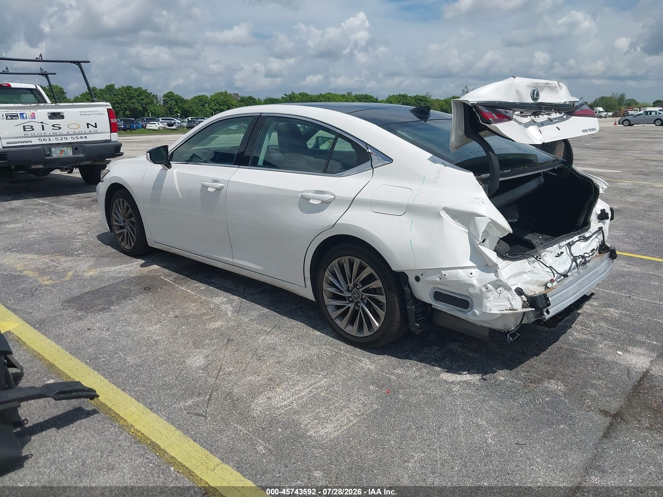 2024 Lexus ES 350 VIN 58AEZ1B14RU172601 IAAI salvage auction — Rear End, Rebuildable (Florida), sold $23,500 on 2026-09-16 (photo 3)