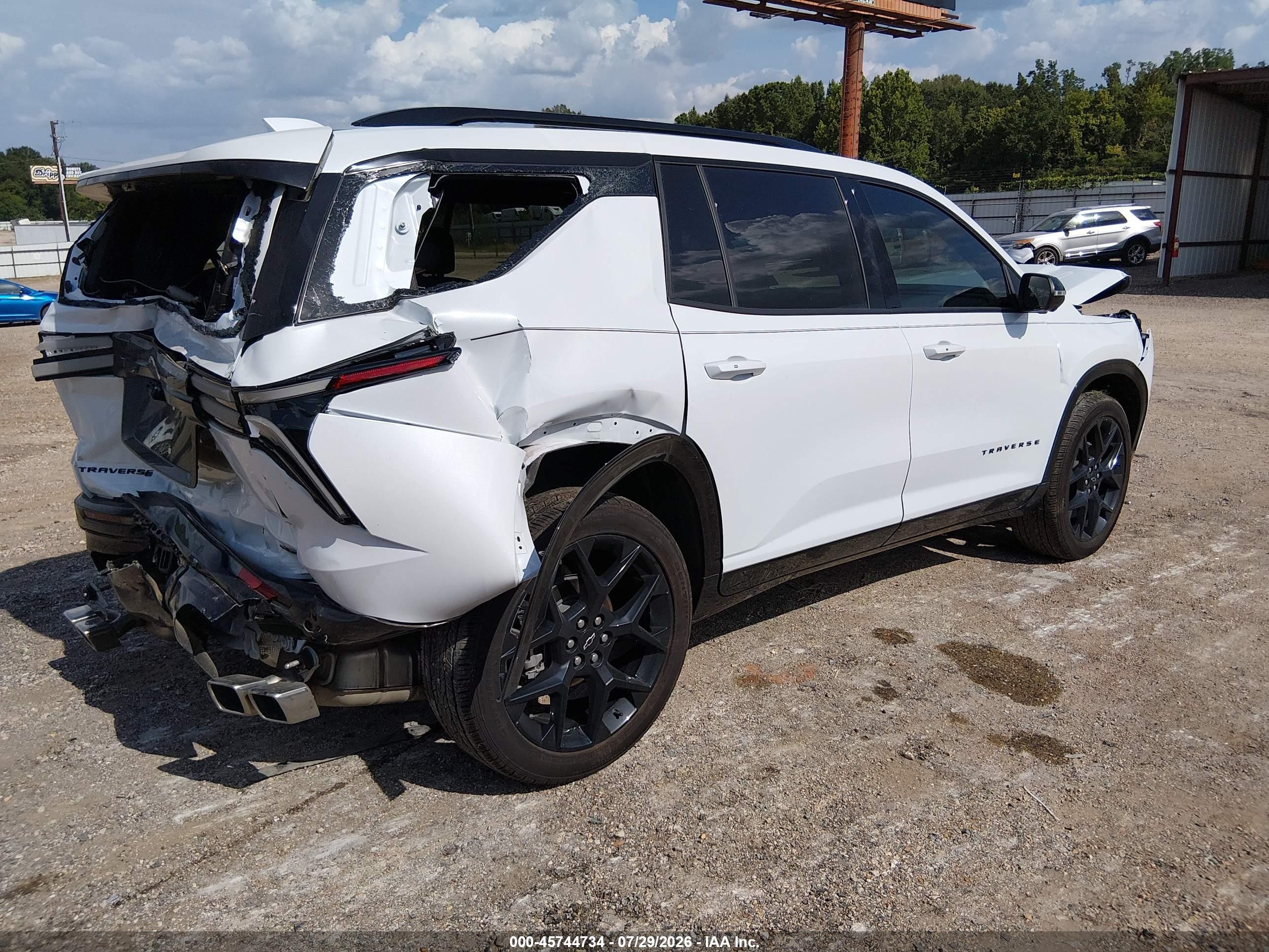 2026 Chevrolet Traverse VIN 1GNERLKS0TJ132953 IAAI salvage auction — Front & Rear, Salvage (Louisiana), sold $12,000 on 2026-09-08 (photo 4)