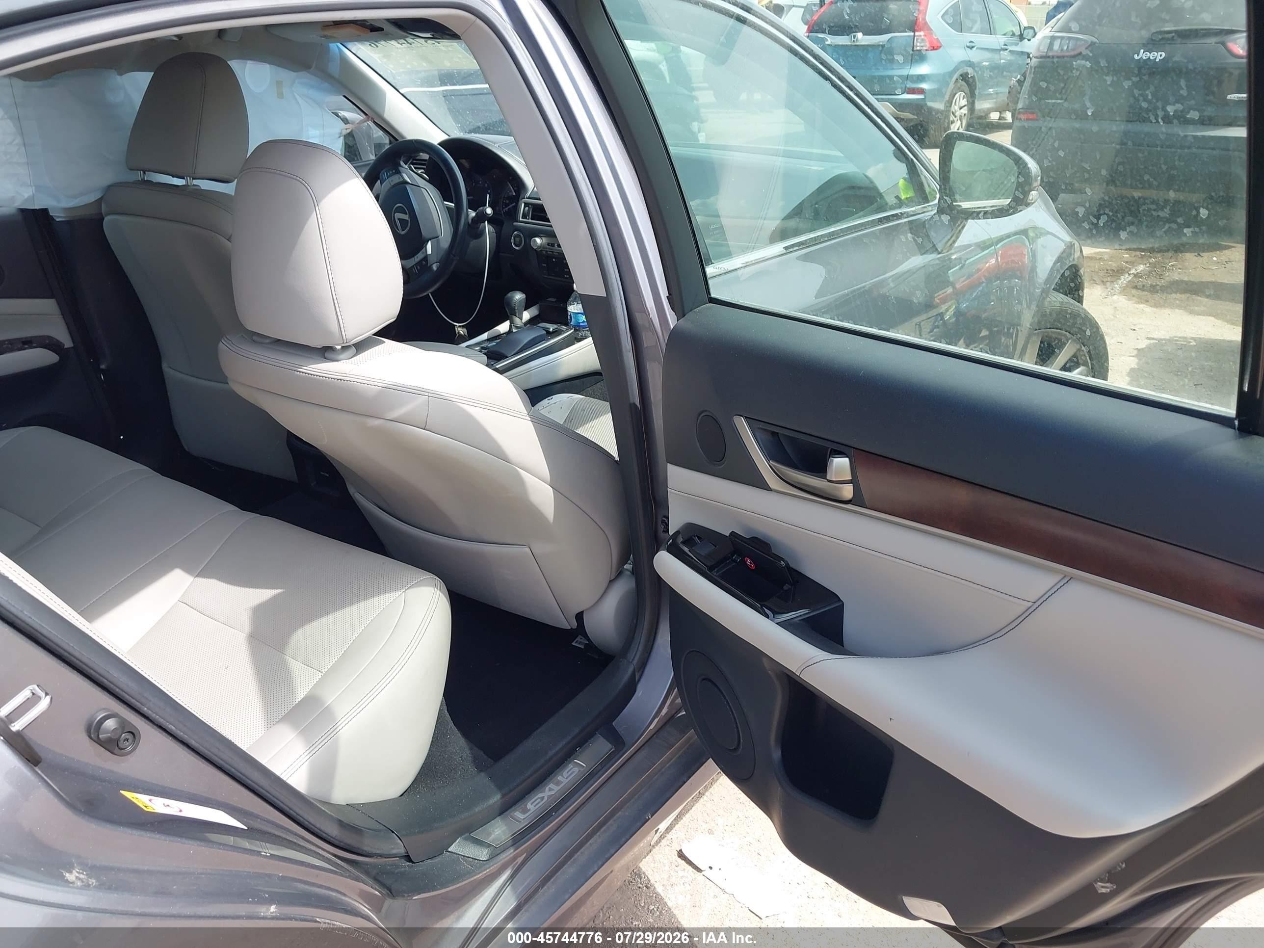 2015 Lexus Gs VIN JTHBE1BL6FA000299 IAAI salvage auction — Side, Salvage (Texas), sold $3,300 on 2026-09-25 (photo 8)