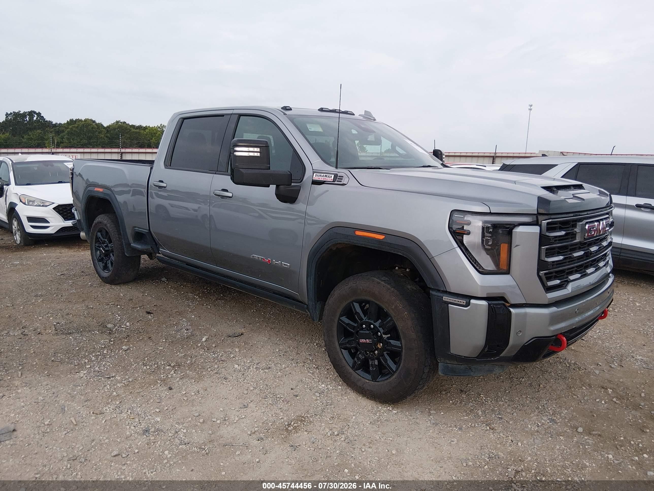 2026 GMC Sierra 2500 HD VIN 1GT4UPEY3TF100530 — IAAI salvage auction photo