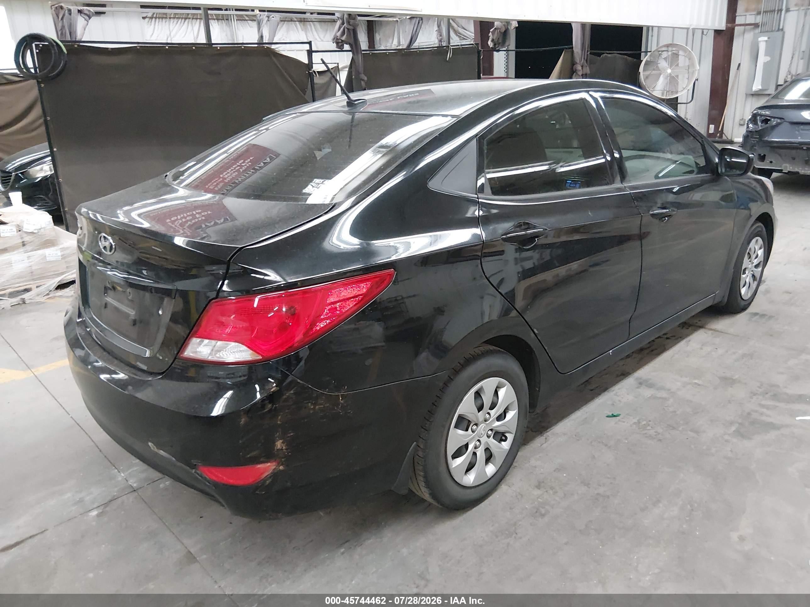 2016 Hyundai Accent VIN KMHCT4AE6GU157634 IAAI salvage auction — Side, Salvage (Arizona), sold $725 on 2026-09-15 (photo 4)