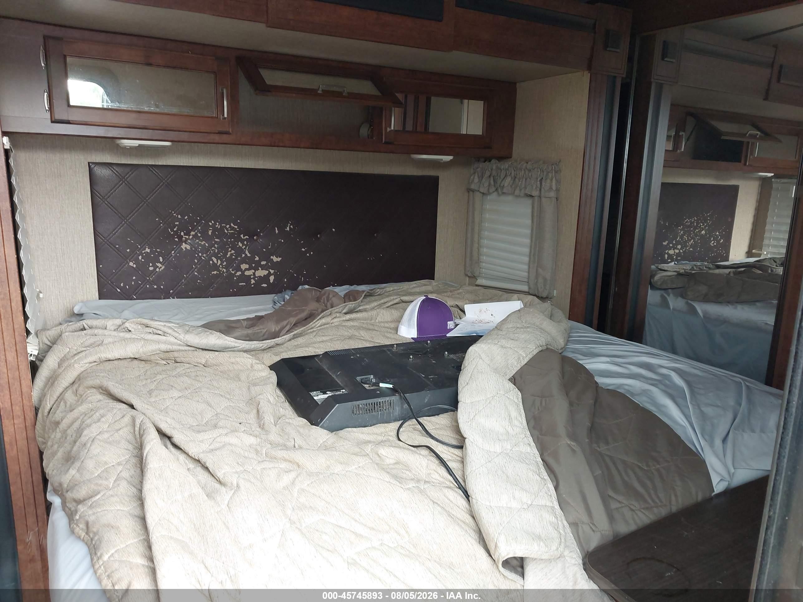 2017 Keystone Rv Outback VIN 4YDT33424HB452533 IAAI salvage auction — Water/Flood, Salvage (Texas), sold $5,450 on 2026-10-13 (photo 5)