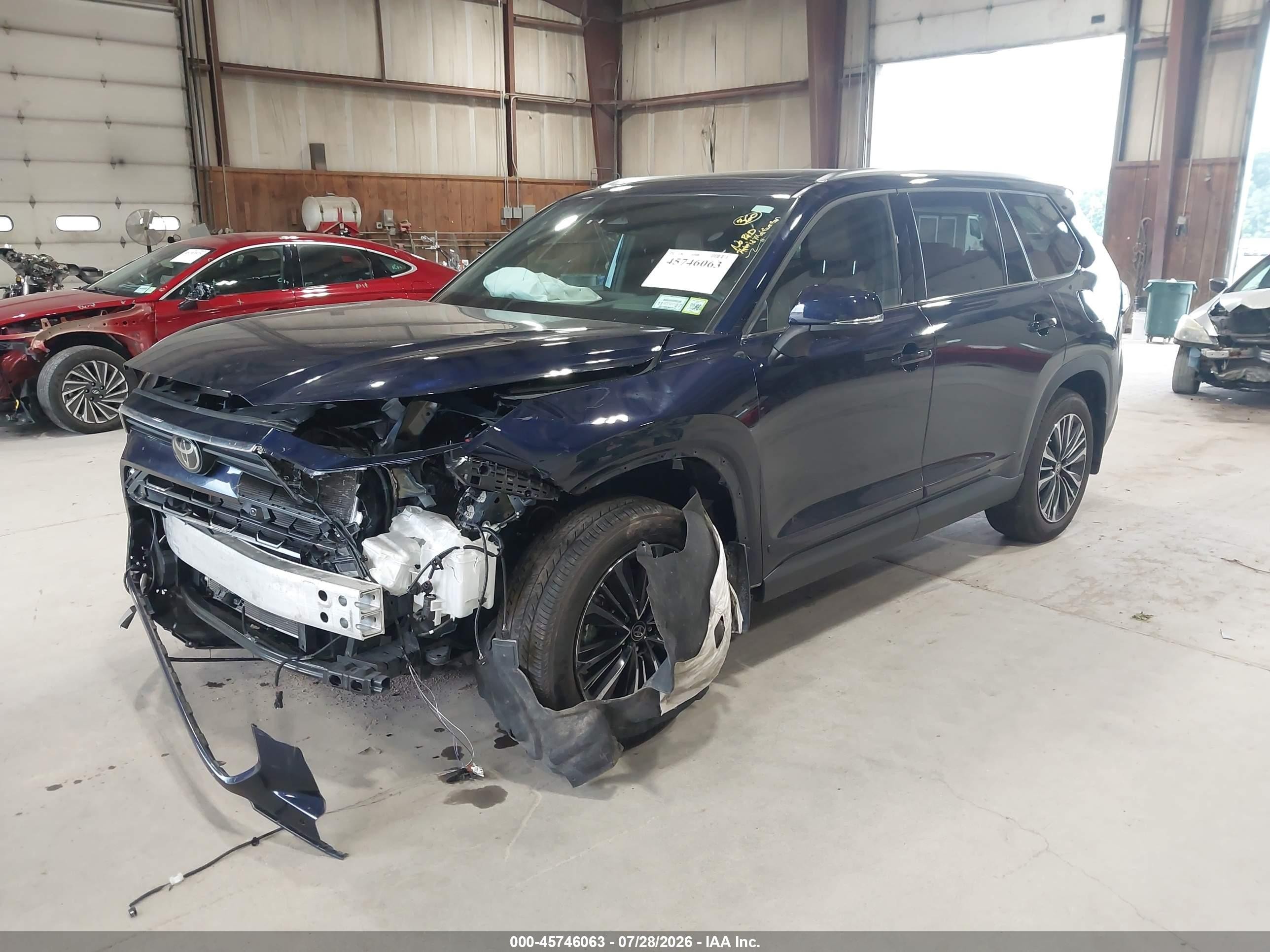 2025 Toyota Highlander VIN 5TDADAB50SS017209 IAAI salvage auction — Front End, Mv-907A (New York), sold $23,100 on 2026-09-07 (photo 2)