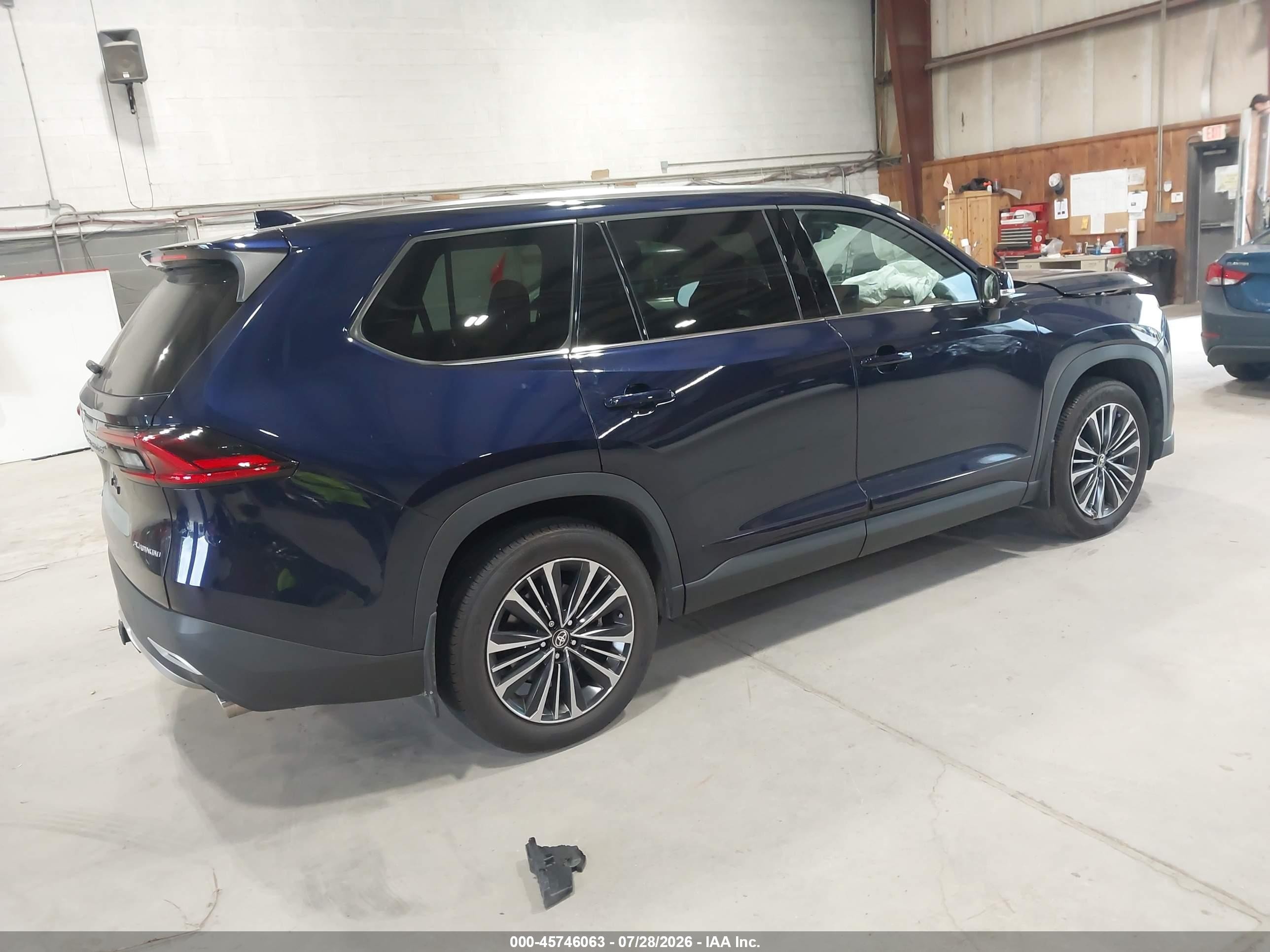 2025 Toyota Highlander VIN 5TDADAB50SS017209 IAAI salvage auction — Front End, Mv-907A (New York), sold $23,100 on 2026-09-07 (photo 4)