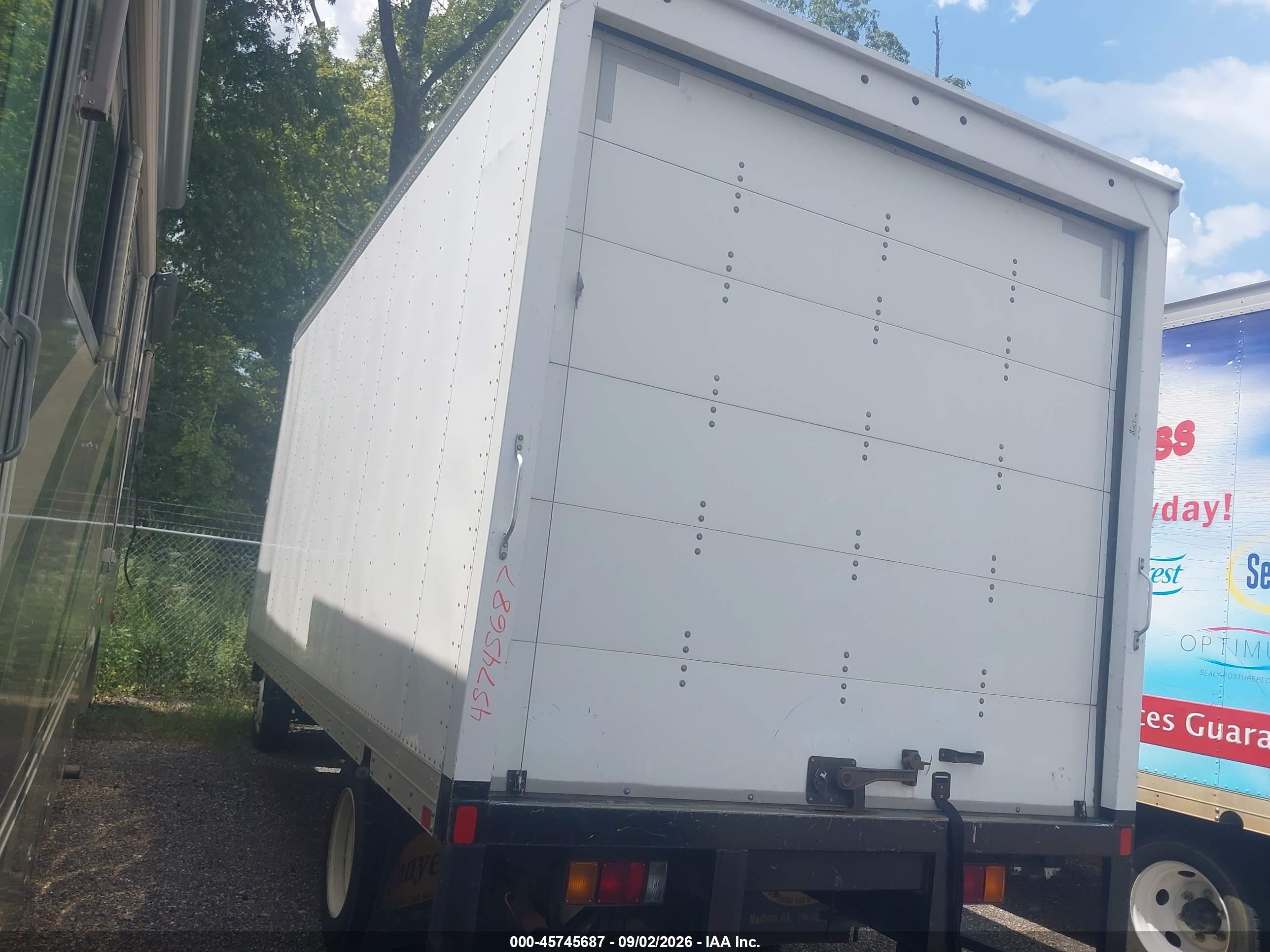 2023 Isuzu Npr VIN 54DC4W1D6PS208576 IAAI salvage auction — Normal Wear, Original (West Virginia), sold $8,700 on 2026-08-19 (photo 3)