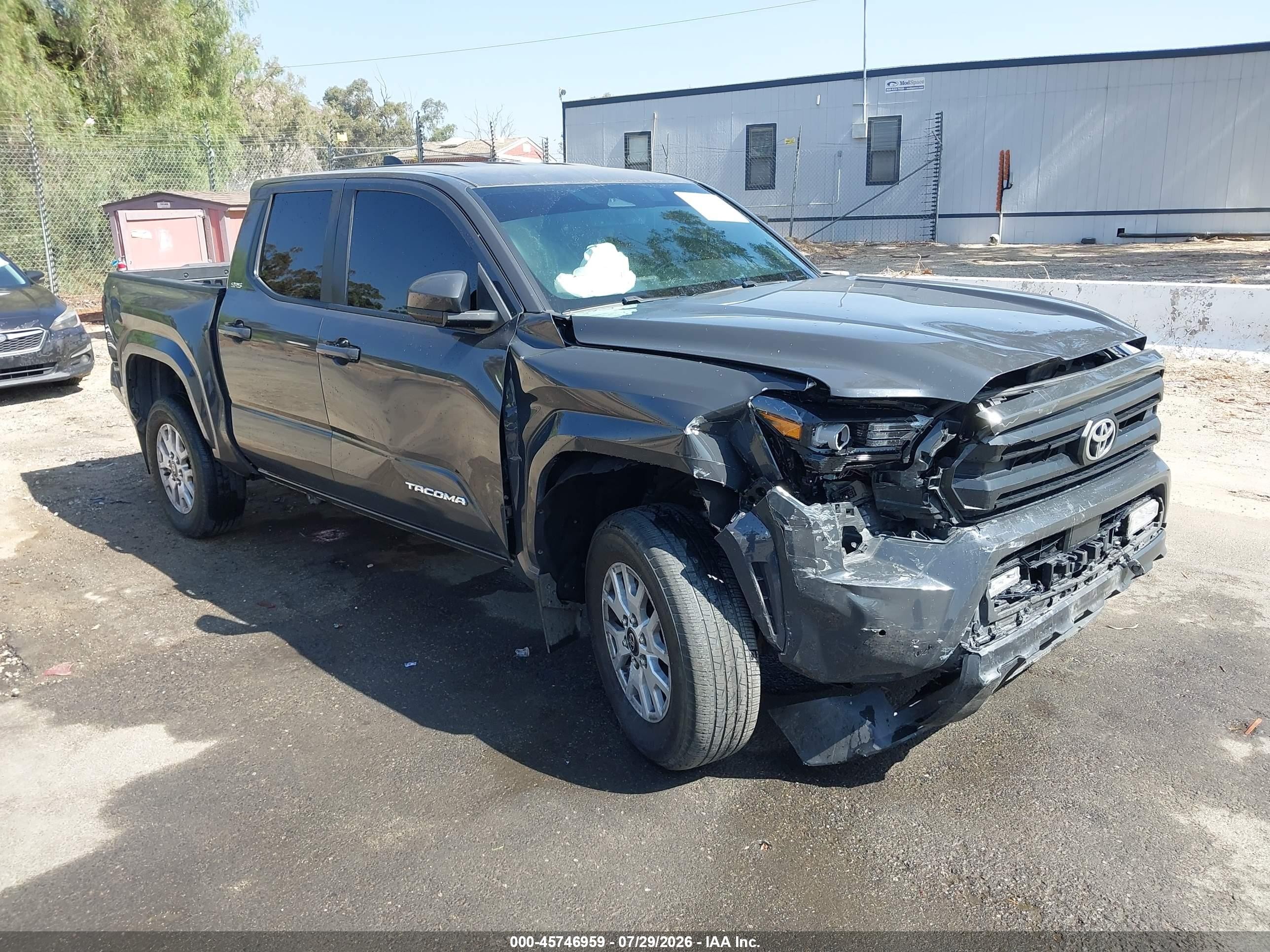 2024 Toyota Tacoma VIN 3TMLB5JN2RM004740 — IAAI salvage auction photo