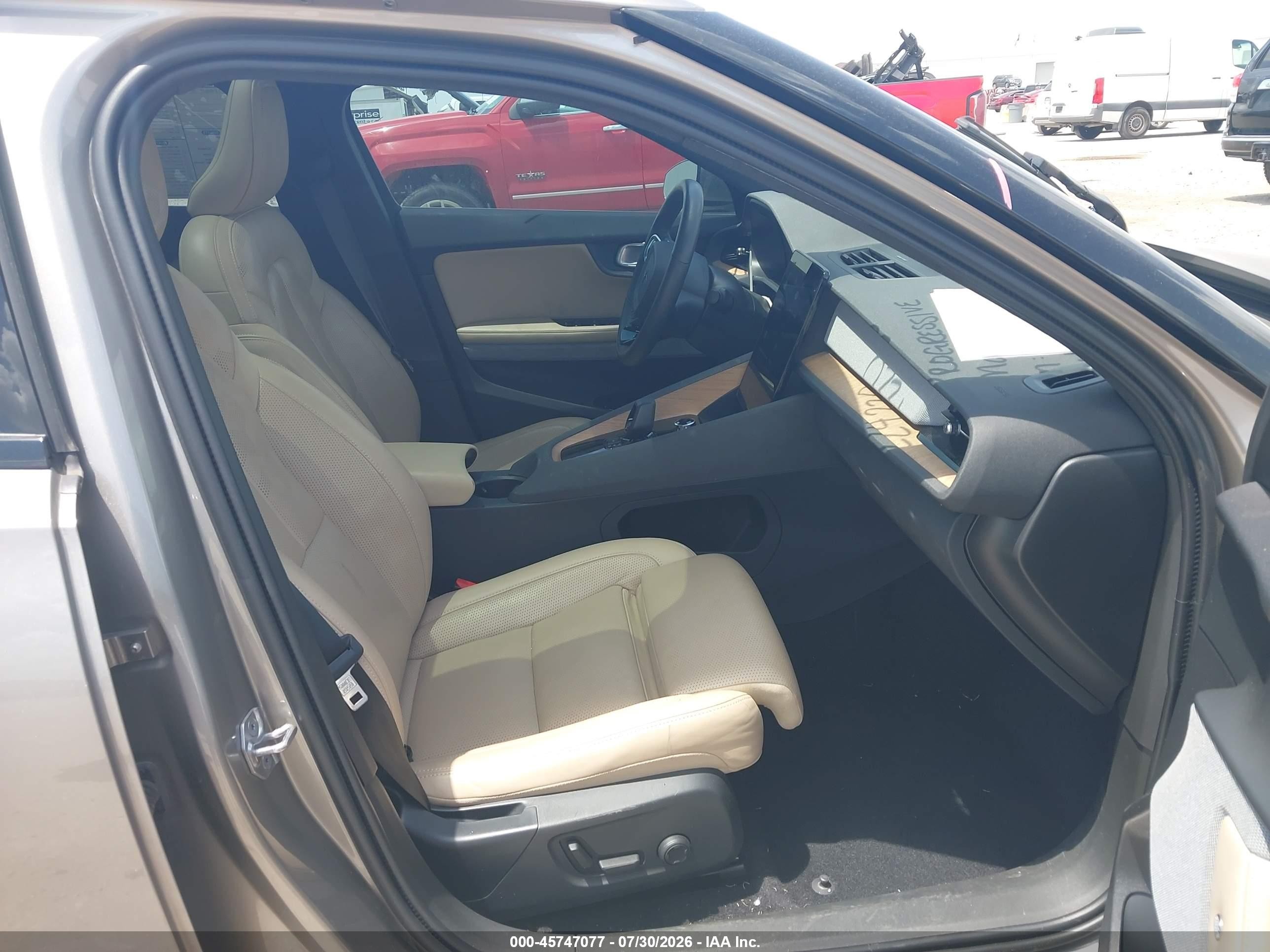 2022 Polestar 2 VIN LPSED3KA8NL055991 IAAI salvage auction — Side, Original (Texas), sold $10,300 on 2026-10-15 (photo 5)