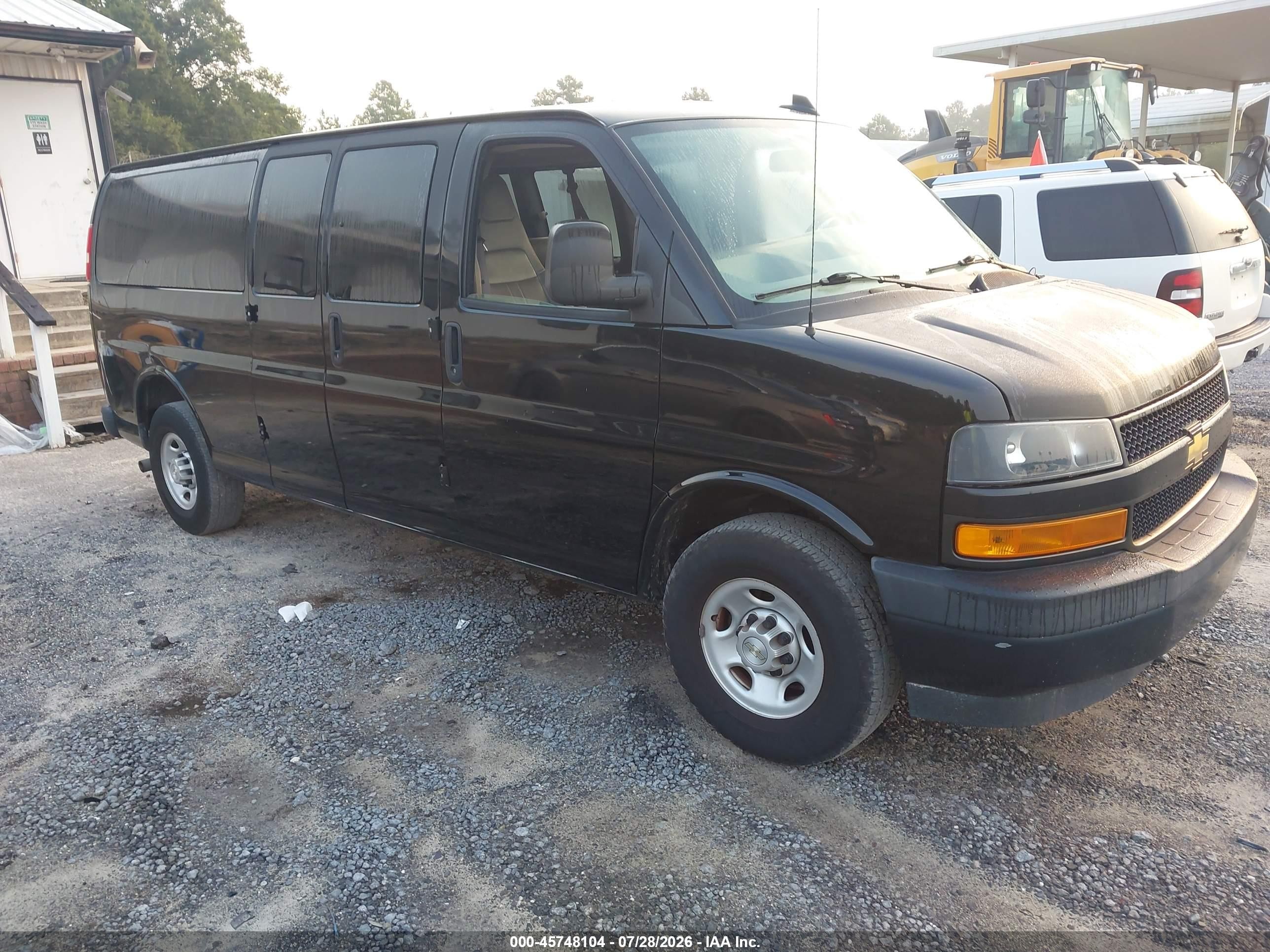 2021 Chevrolet Express 2500 VIN 1GAZGNFP3M1154022 — IAAI salvage auction photo