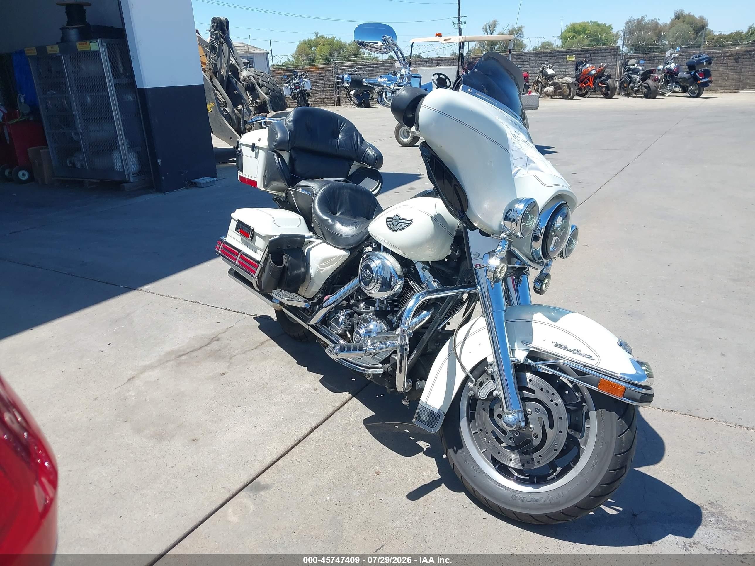 2003 Harley-davidson Electra glide VIN 1HD1FCW303Y635522 IAAI salvage auction — Side, Salvage (California), sold $1,950 on 2026-10-03 (photo 1)