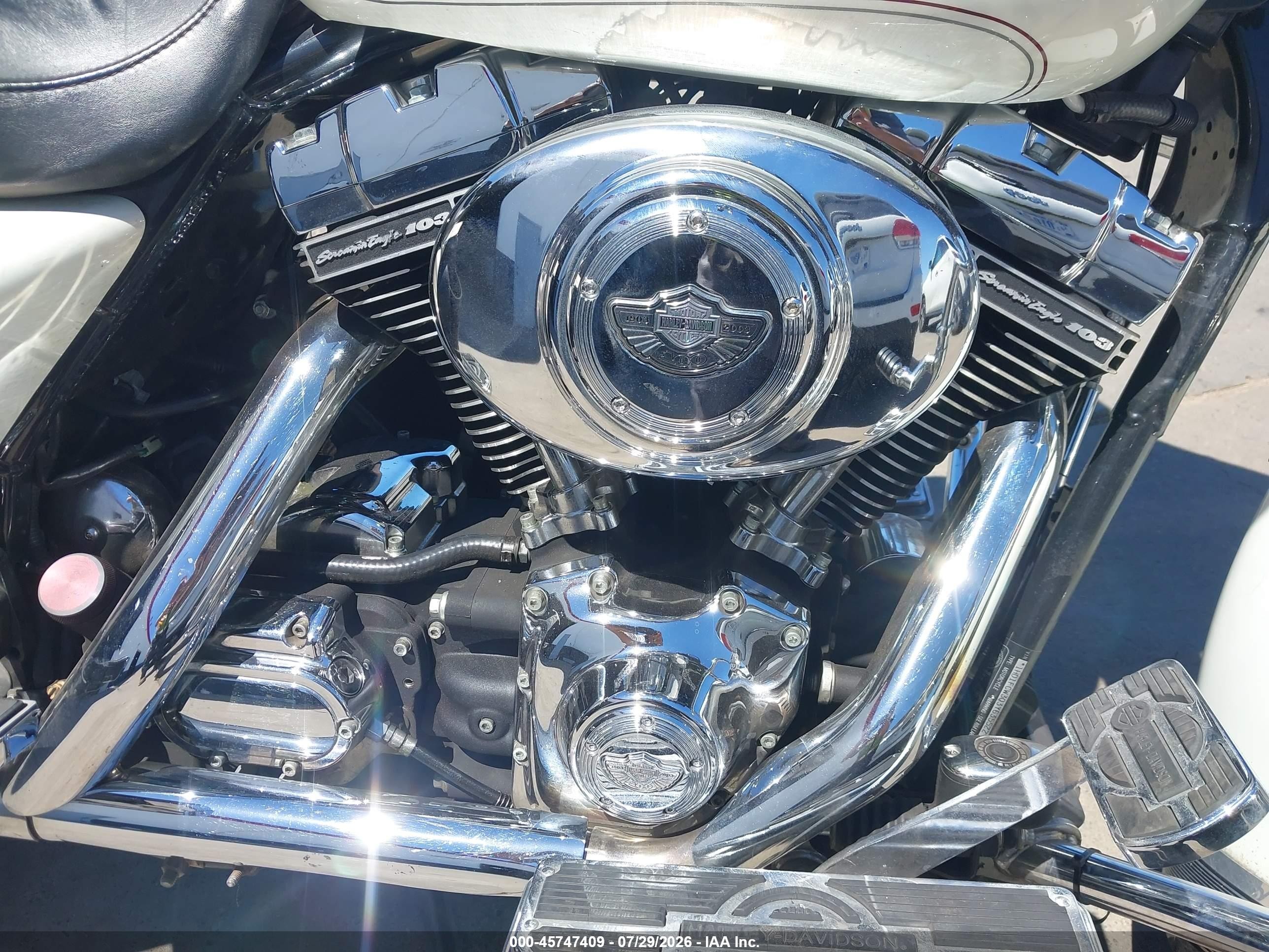 2003 Harley-davidson Electra glide VIN 1HD1FCW303Y635522 IAAI salvage auction — Side, Salvage (California), sold $1,950 on 2026-10-03 (photo 8)