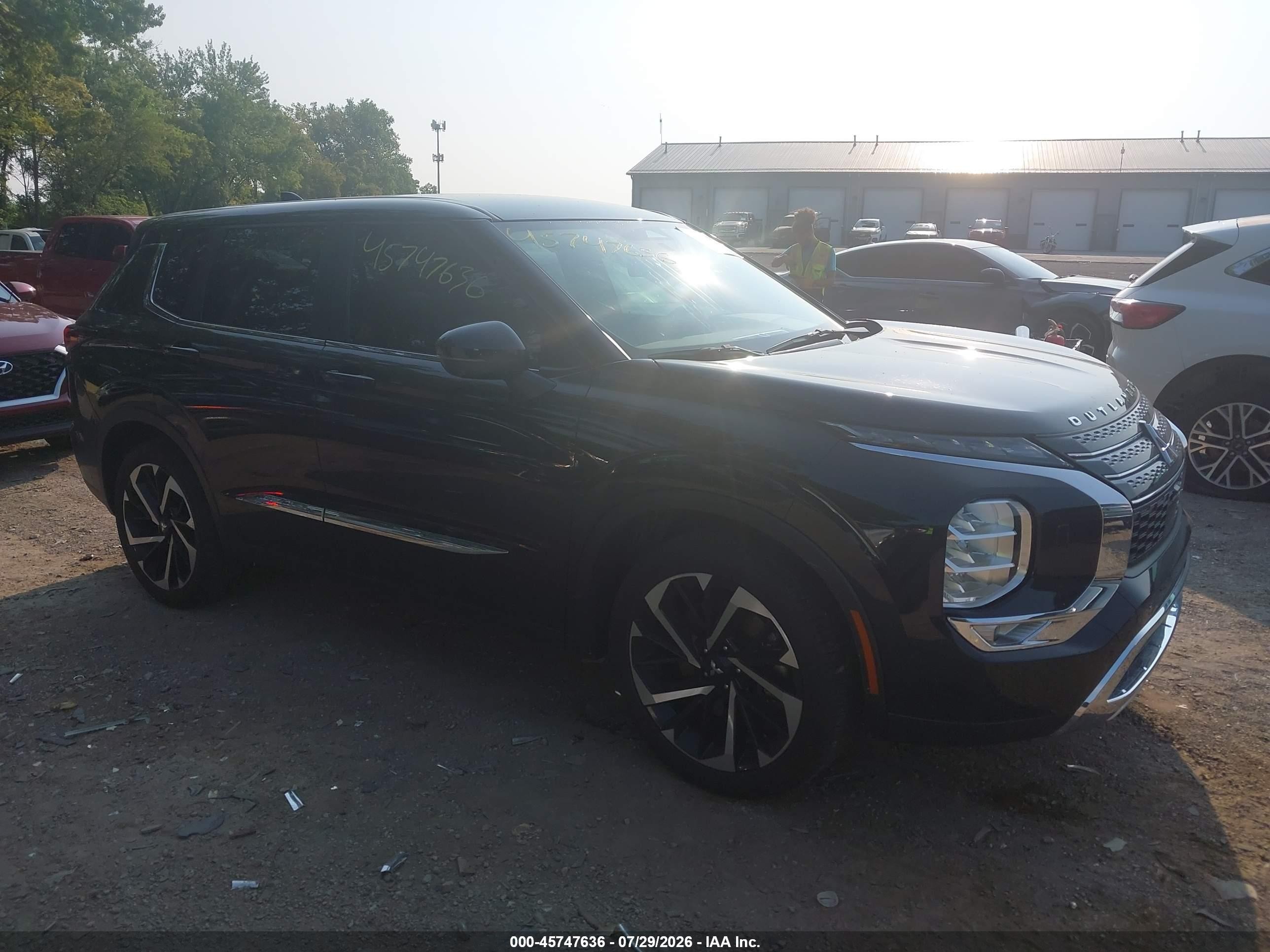 2024 Mitsubishi Outlander VIN JA4J4VA88RZ019182 — IAAI salvage auction photo