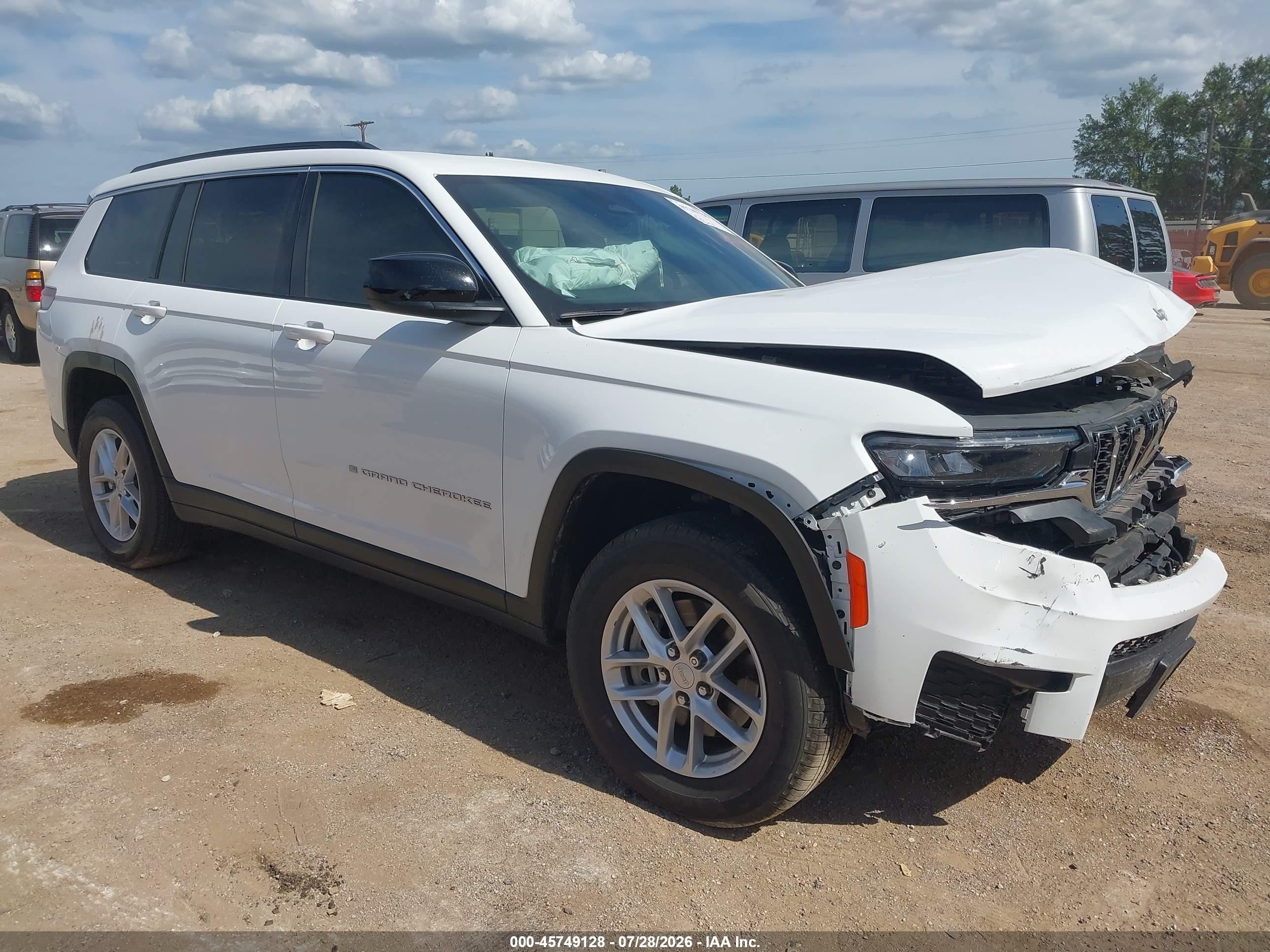 2025 Jeep Grand cherokee VIN 1C4RJKAG3S8627940 IAAI salvage auction — Front End, Original (Texas), sold $10,200 on 2026-09-11 (photo 1)